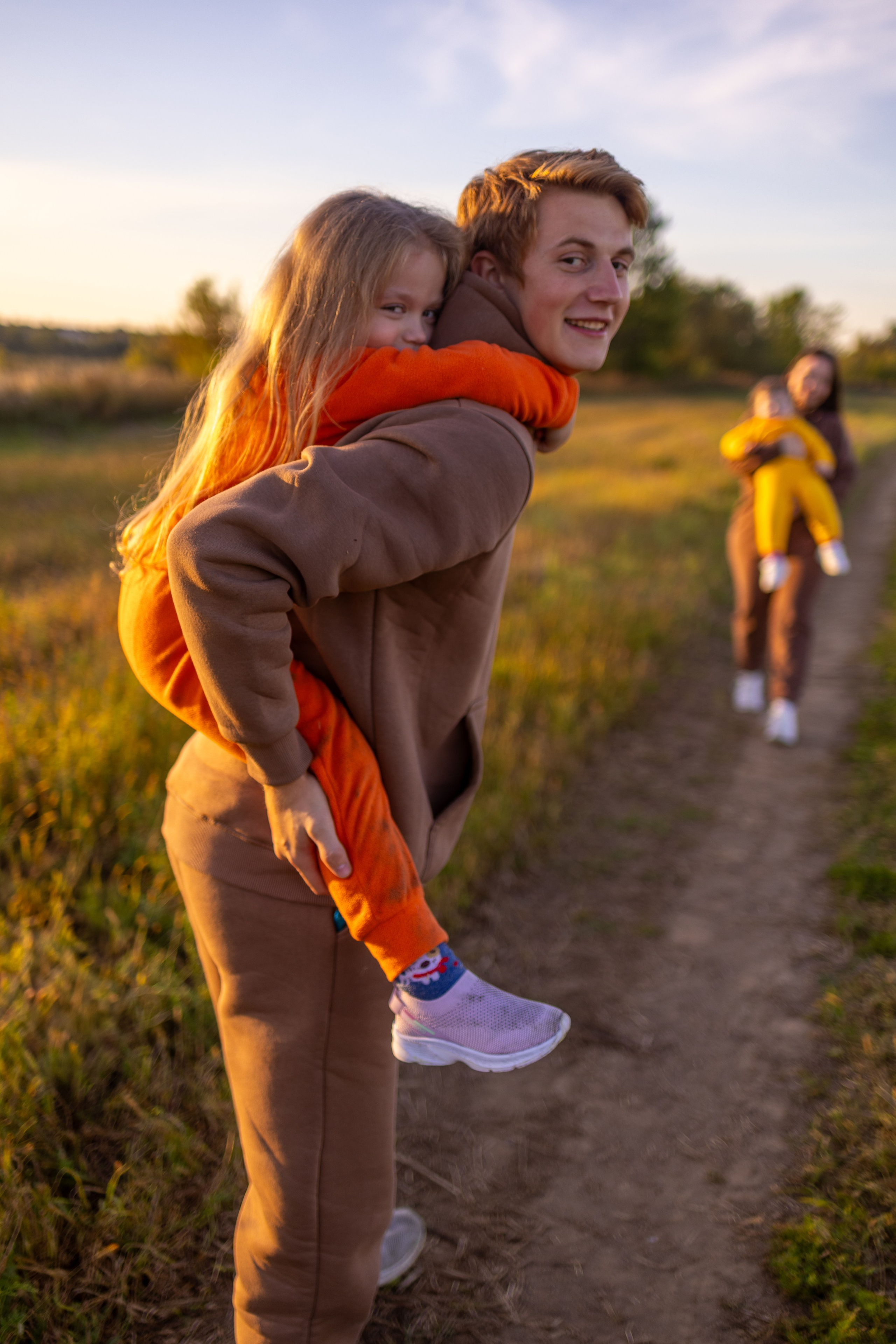 Ангелина с семьей. Семейный фотограф в Дзержинске Наталья Лаэтина