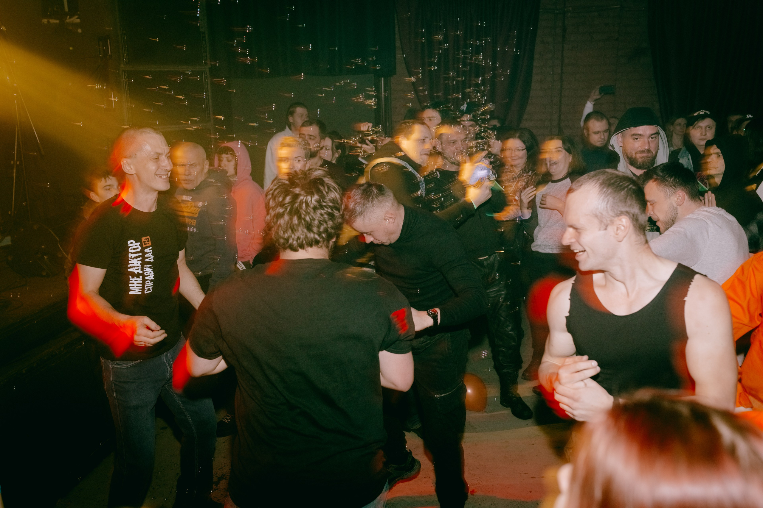 ПОСЛЕДНИЙ ПИОНЕР. Фотограф Елена Богачева (lenalena_na_na_na)