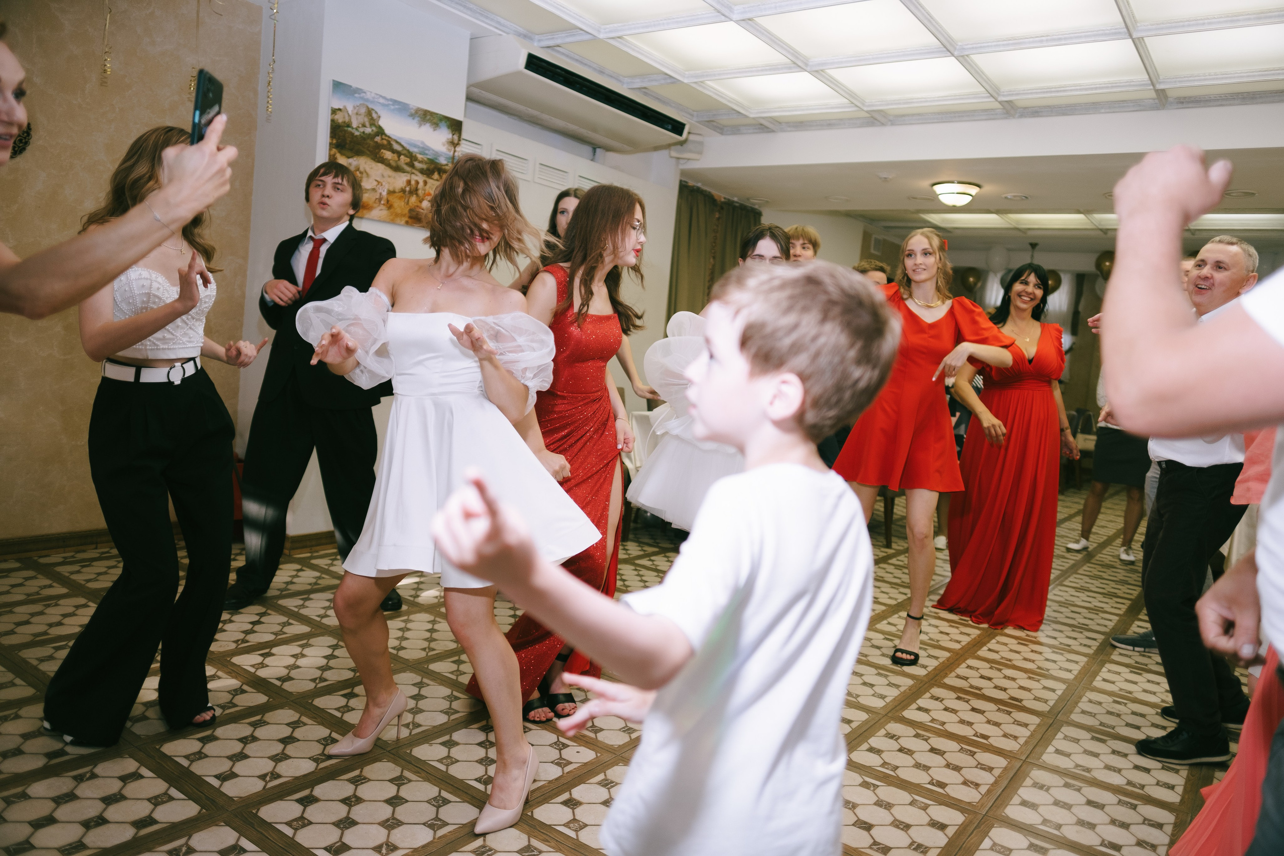 Выпускной школа 33. Свадебный и репортажной фотограф Денис Ожигин в Краснодаре и Краснодарском крае