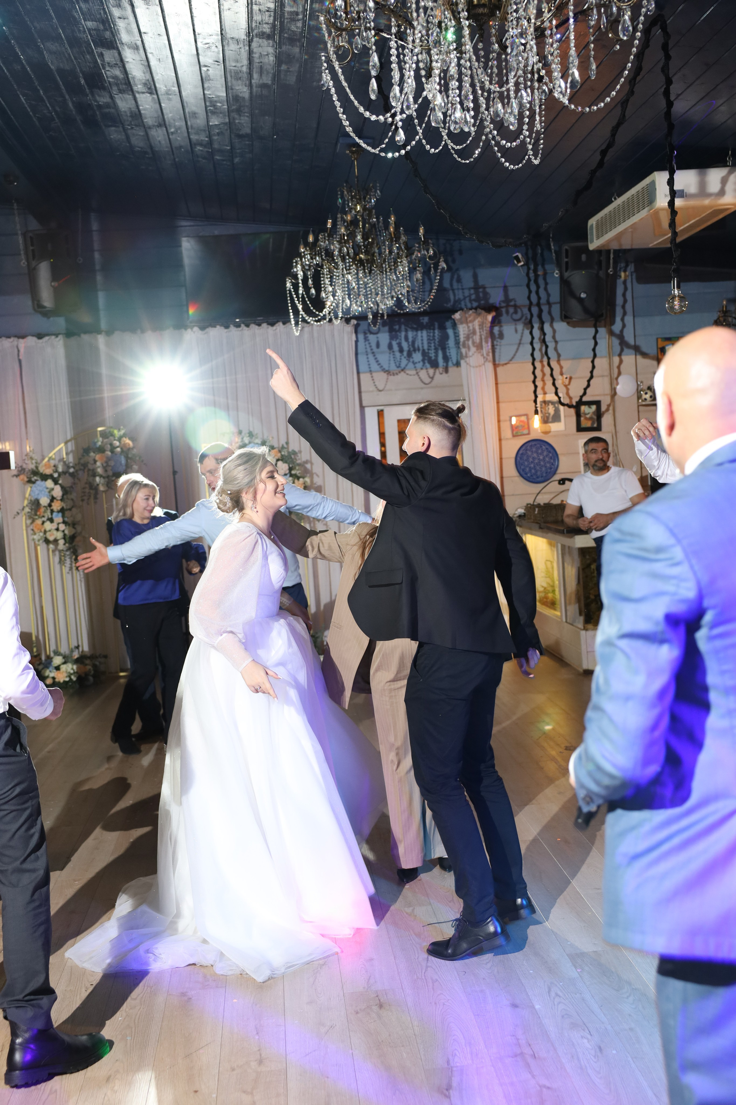 𝒜𝓇𝓉𝑒𝓂 & 𝐿𝓎𝓊𝓈𝓎𝒶 (𝓇𝑒𝓈𝓉𝒶𝓊𝓇𝒶𝓃𝓉). 𝑀𝑜𝓈𝒸𝑜𝓌. Свадебный фотограф в Санкт-Петербурге