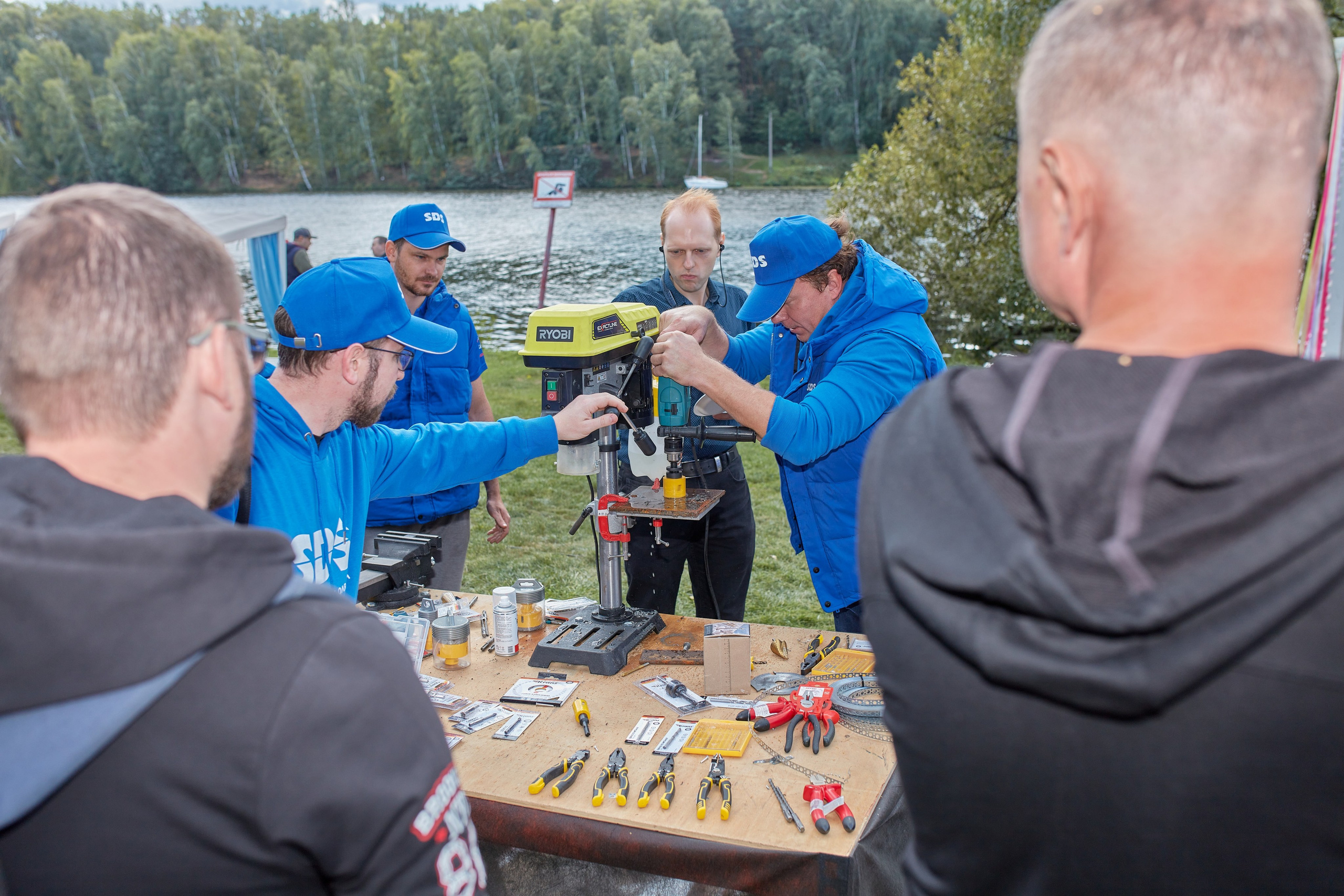 Форм электромонтажников Rexant и Kranz. Коммерческий фотограф в Москве Павел Володин — фотосъемка для бизнеса