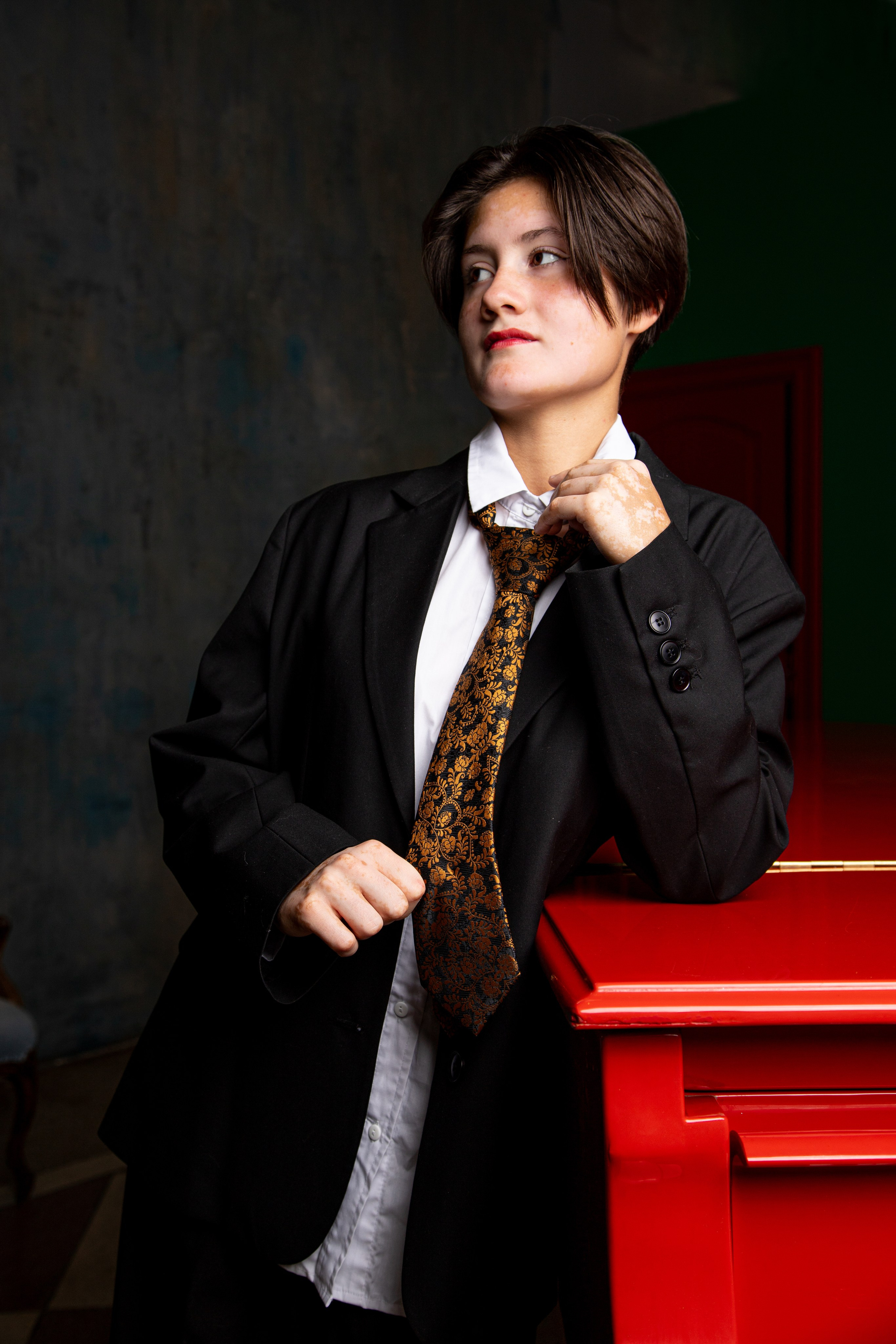 Съемка с красным роялем. Индивидуальные и семейные съемки в Москве. Портретный фотограф Наталья Олейник