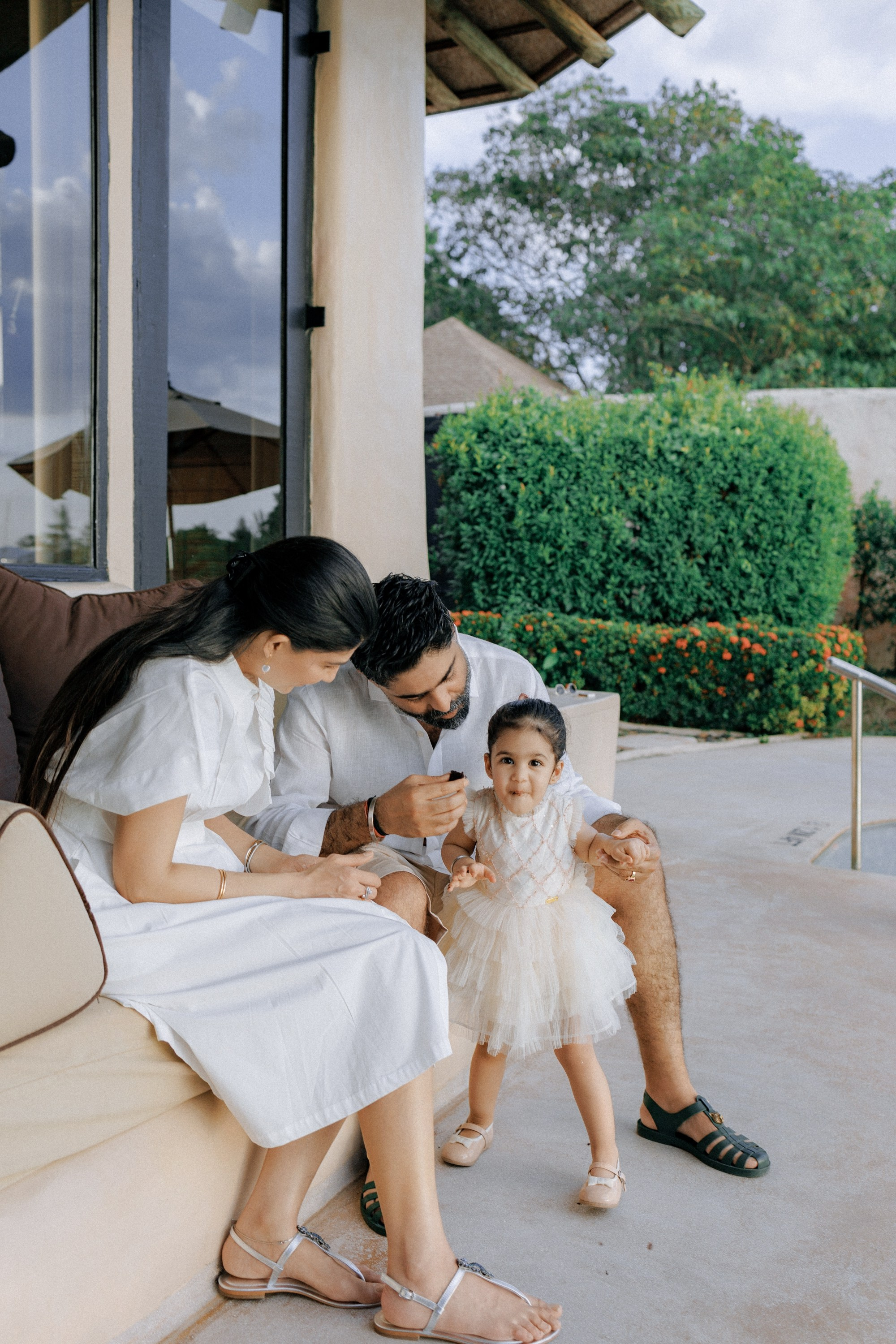 Family photoshoot in Phuket, Thailand. Fedor Lemeshko — Destination Wedding and Family Lifestyle photographer