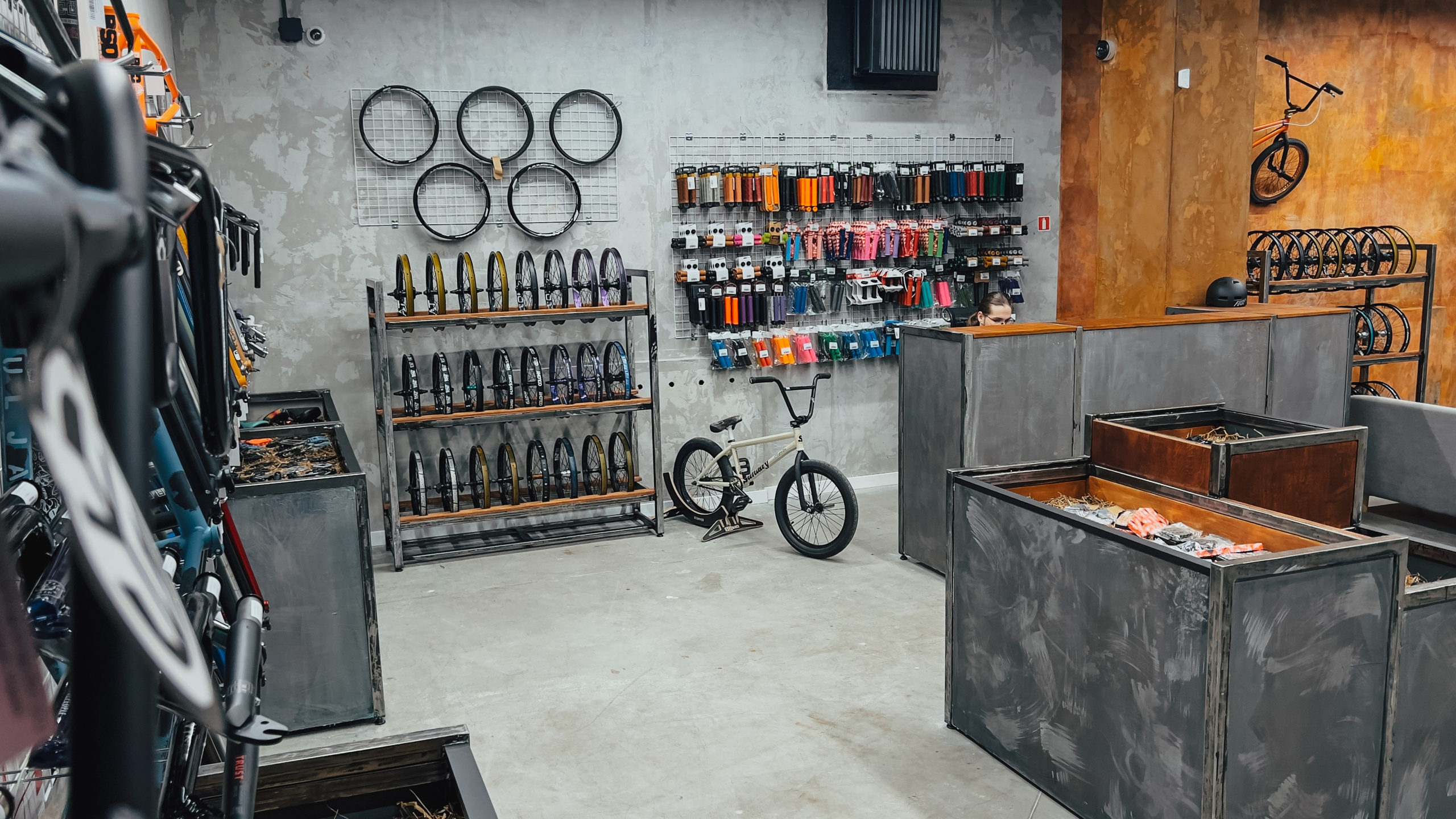 Магазин BMX Might Be. Юлия Суббоцкая