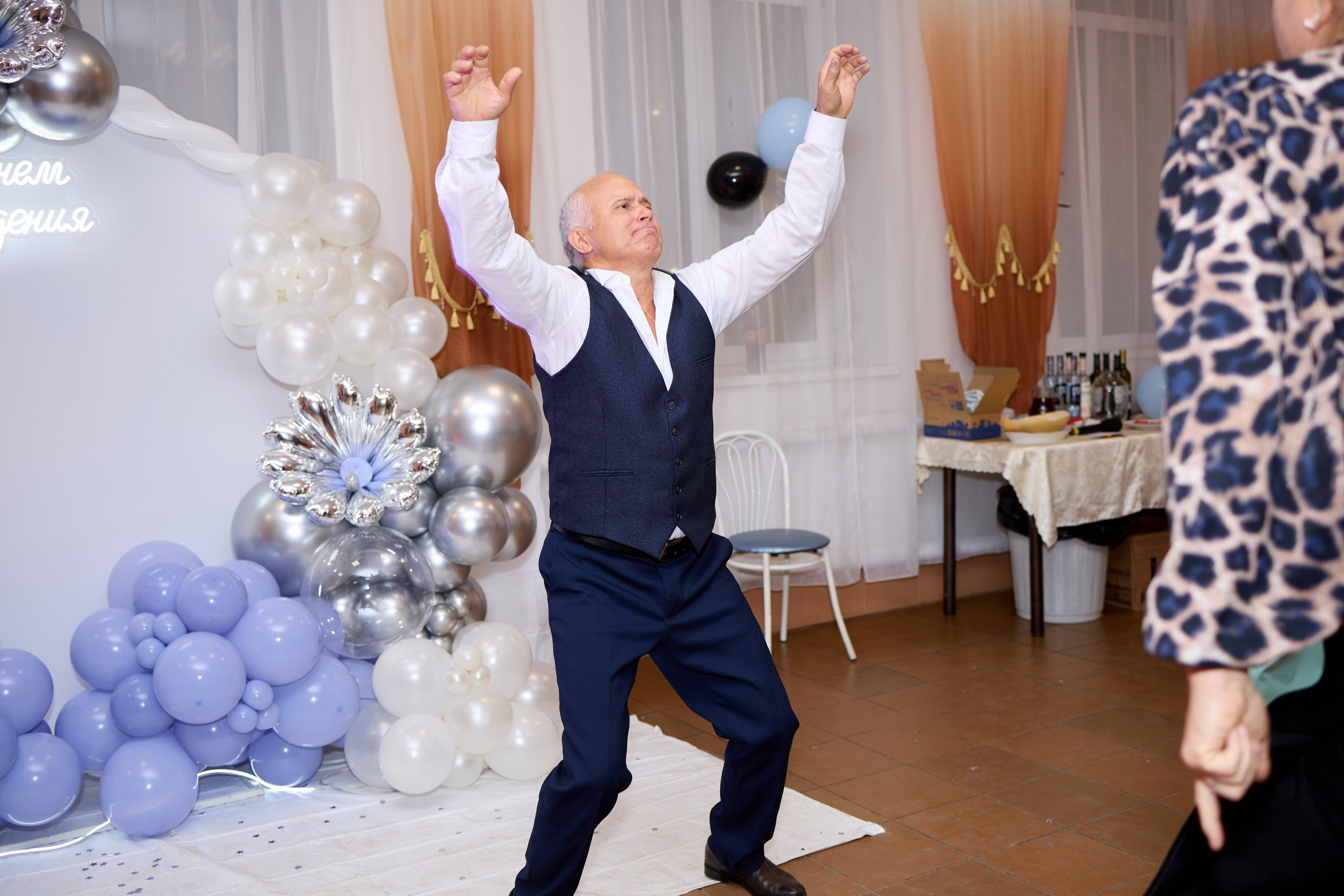 Ведущий на Свадьбу в Туле!. НаВеселе…)) Тамада (Ведущий) в Туле! Юбилеи, Свадьбы, Корпоративы! Ростовые куклы! И всё необходимое для Вашего Праздника!