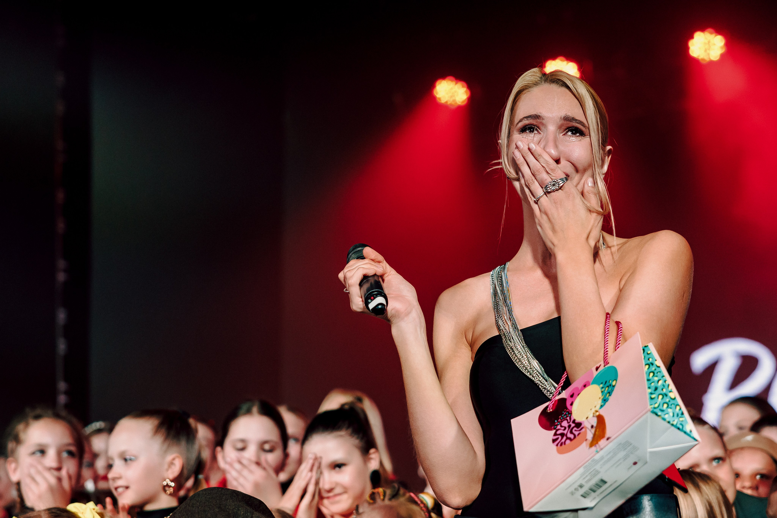 Отчётный концерт танцевальной школы «Red Rabbits» 2025. Лёшка Варзегов — фотограф