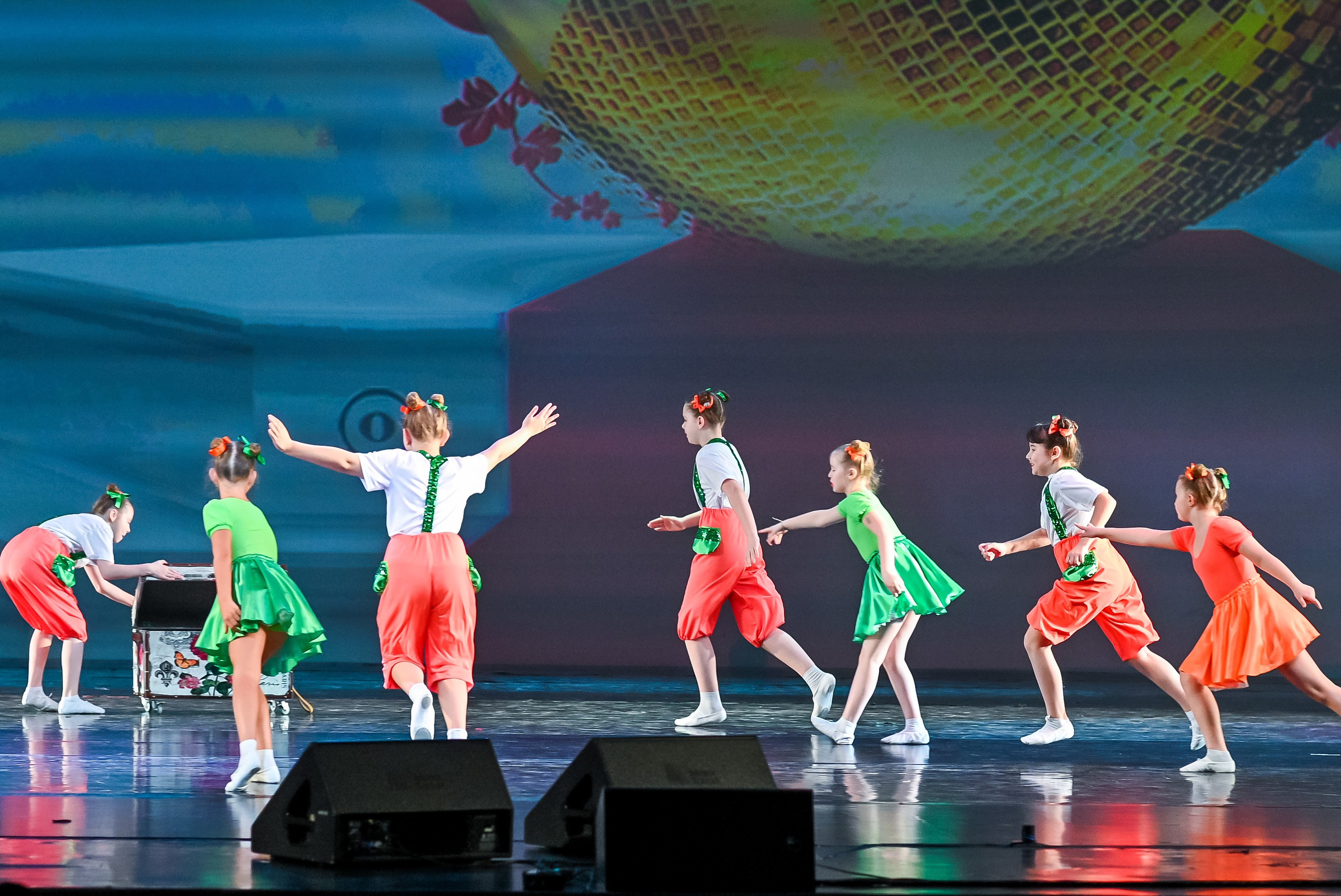 23 апреля, часть 3, БКЗ Октябрьский, г. Санкт-Петербург. Золотое яблочко