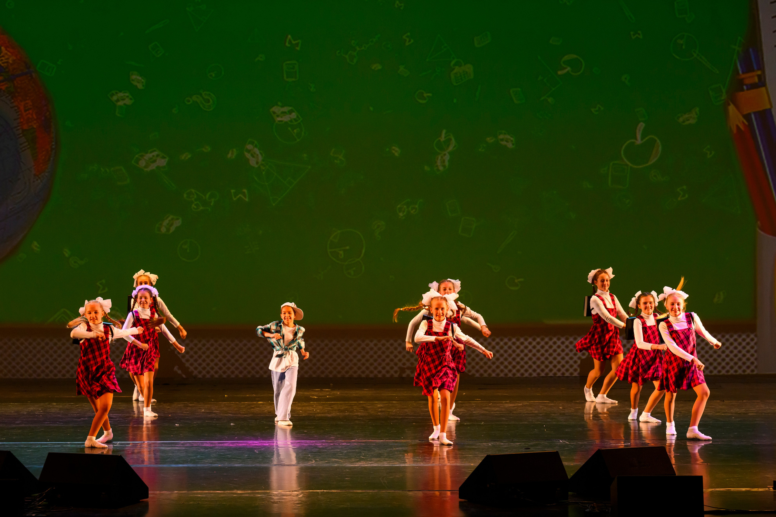 23 апреля, часть 1, БКЗ Октябрьский, г. Санкт-Петербург. Золотое яблочко