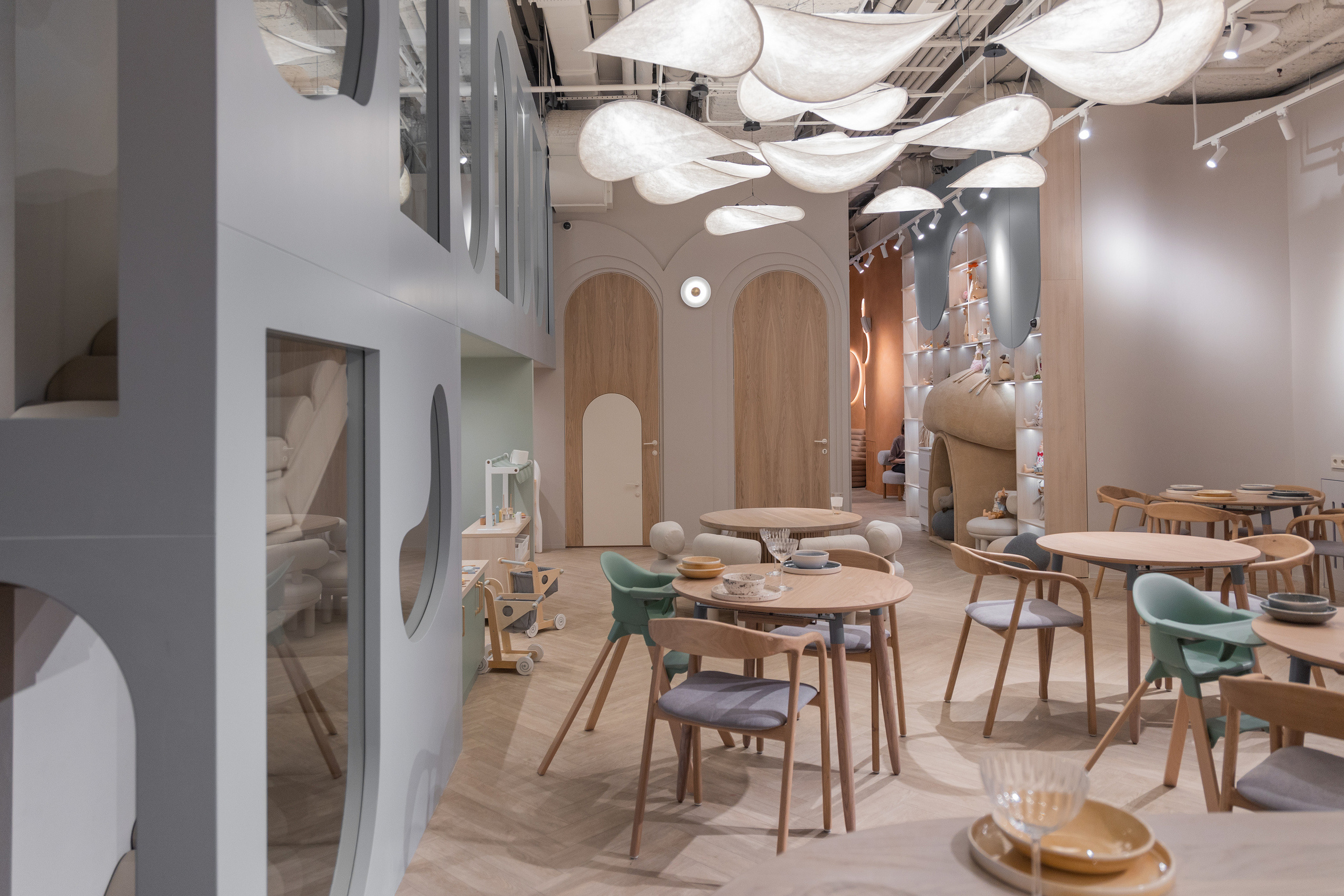 ИНТЕРЬЕРЫ- Коммерческие помещения. Фотостудия во Всеволожске. Подходит для всех творческих проектов