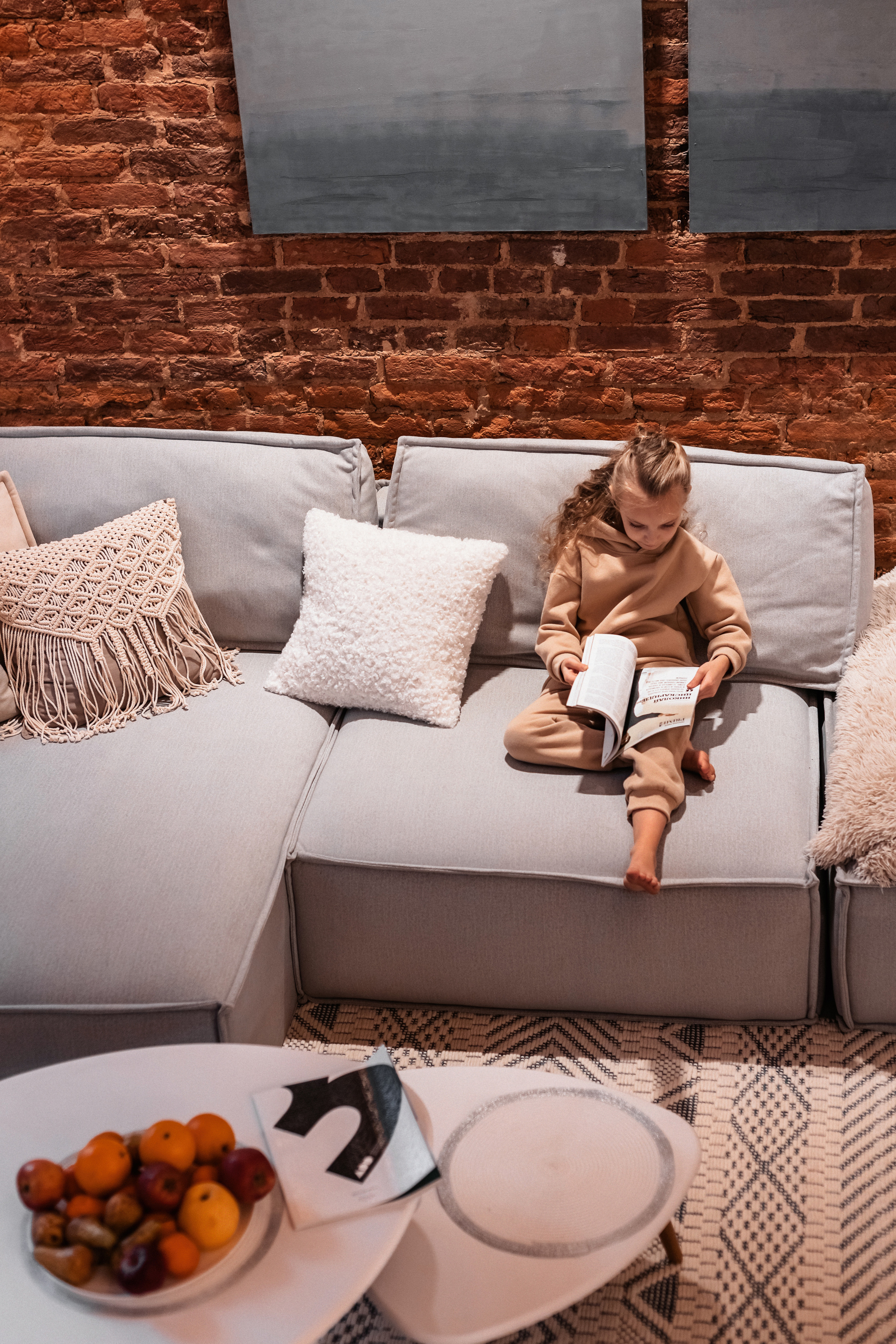 СЕМЬЯ. Фотостудия во Всеволожске. Подходит для всех творческих проектов