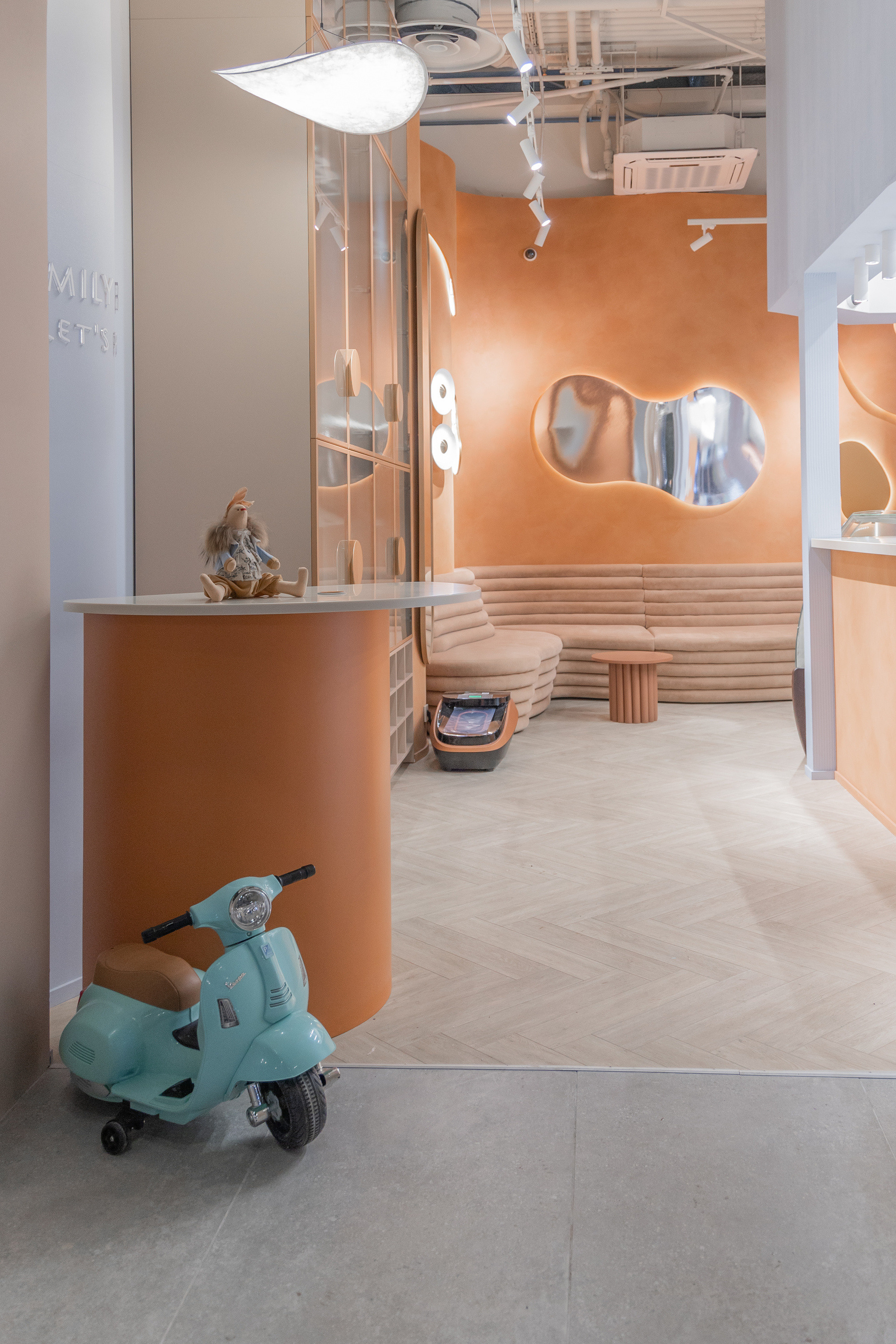 ИНТЕРЬЕРЫ- Коммерческие помещения. Фотостудия во Всеволожске. Подходит для всех творческих проектов