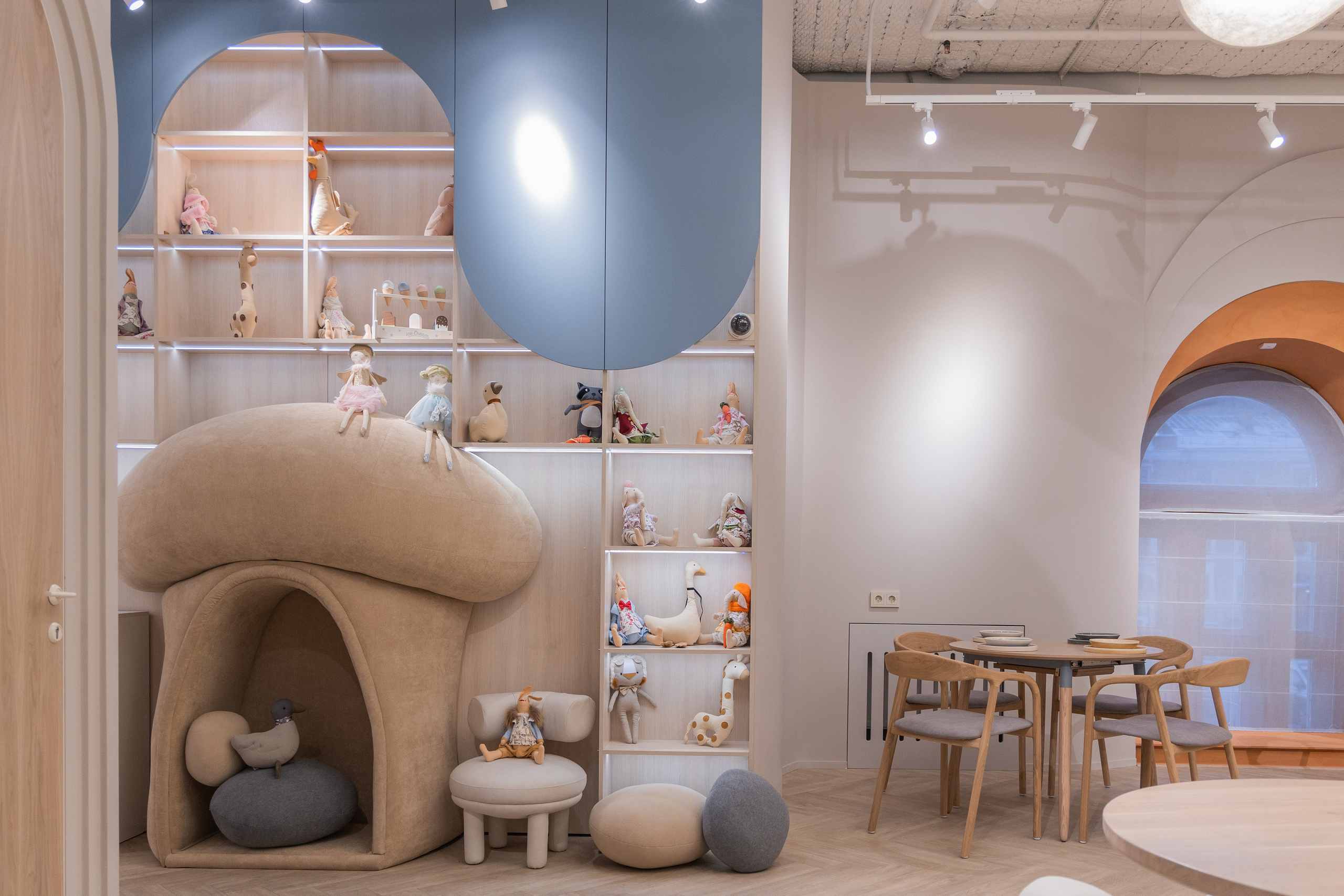 ИНТЕРЬЕРЫ- Коммерческие помещения. Фотостудия во Всеволожске. Подходит для всех творческих проектов