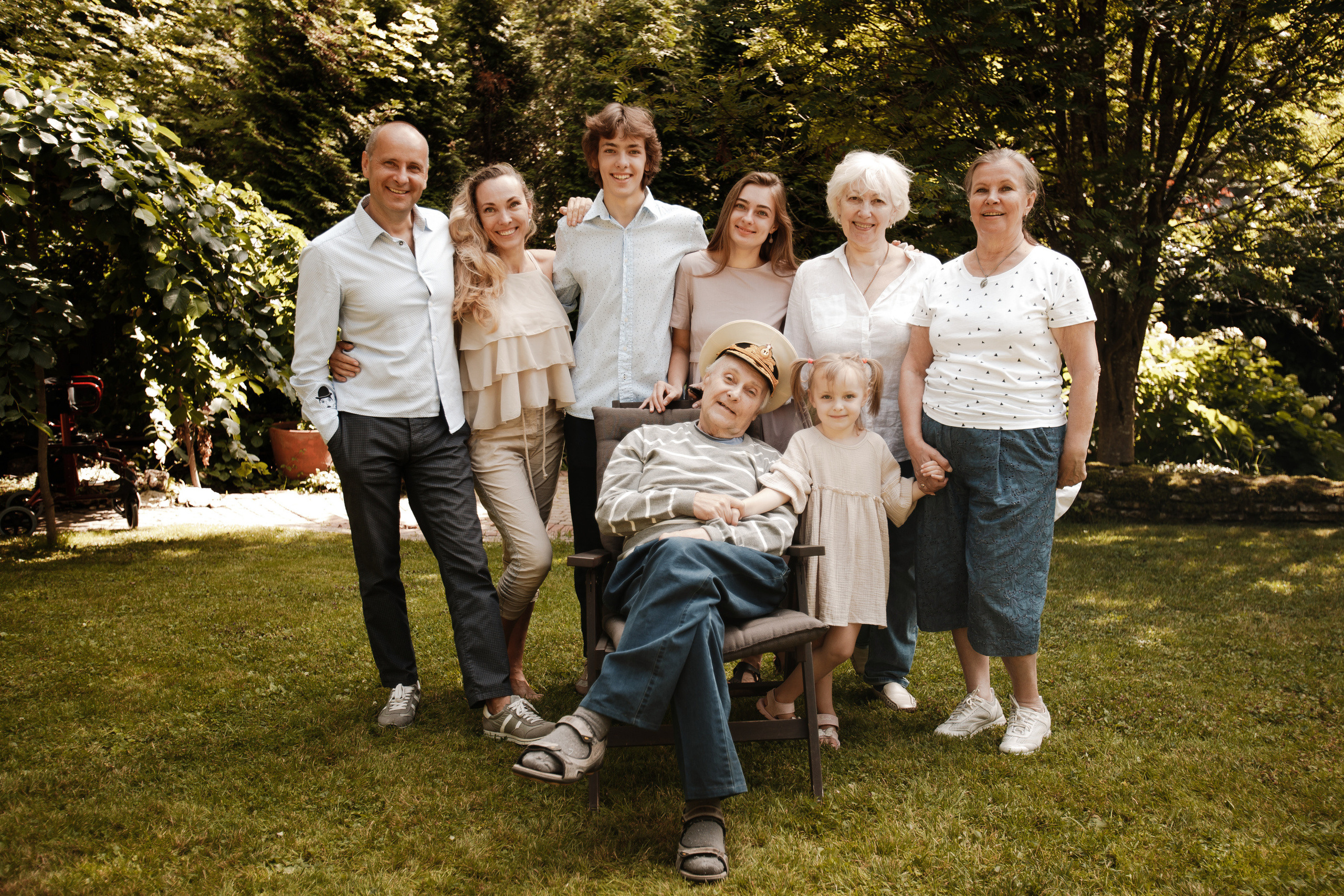 СЕМЬЯ. Фотостудия во Всеволожске. Подходит для всех творческих проектов