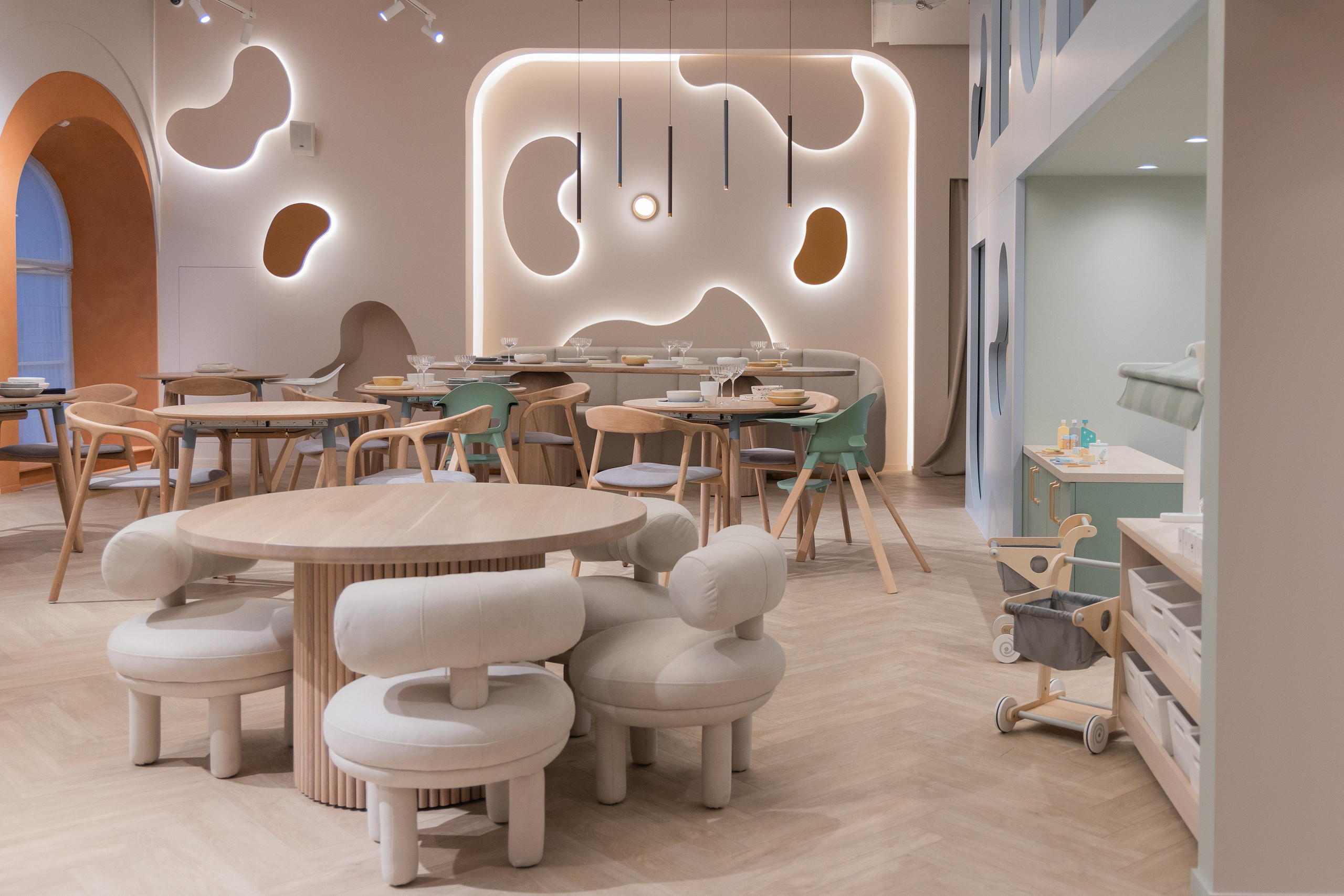 ИНТЕРЬЕРЫ- Коммерческие помещения. Фотостудия во Всеволожске. Подходит для всех творческих проектов