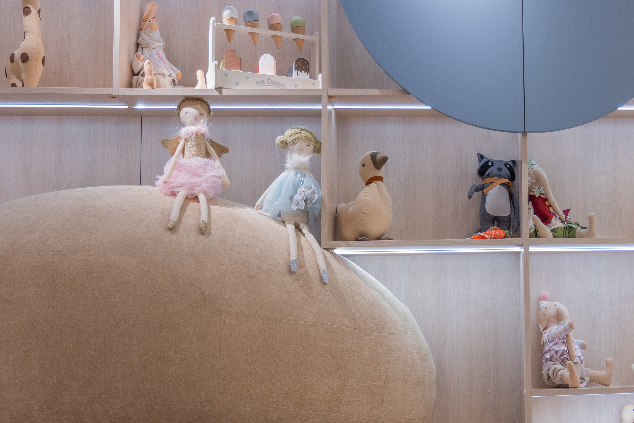 ИНТЕРЬЕРЫ- Коммерческие помещения. Фотостудия во Всеволожске. Подходит для всех творческих проектов