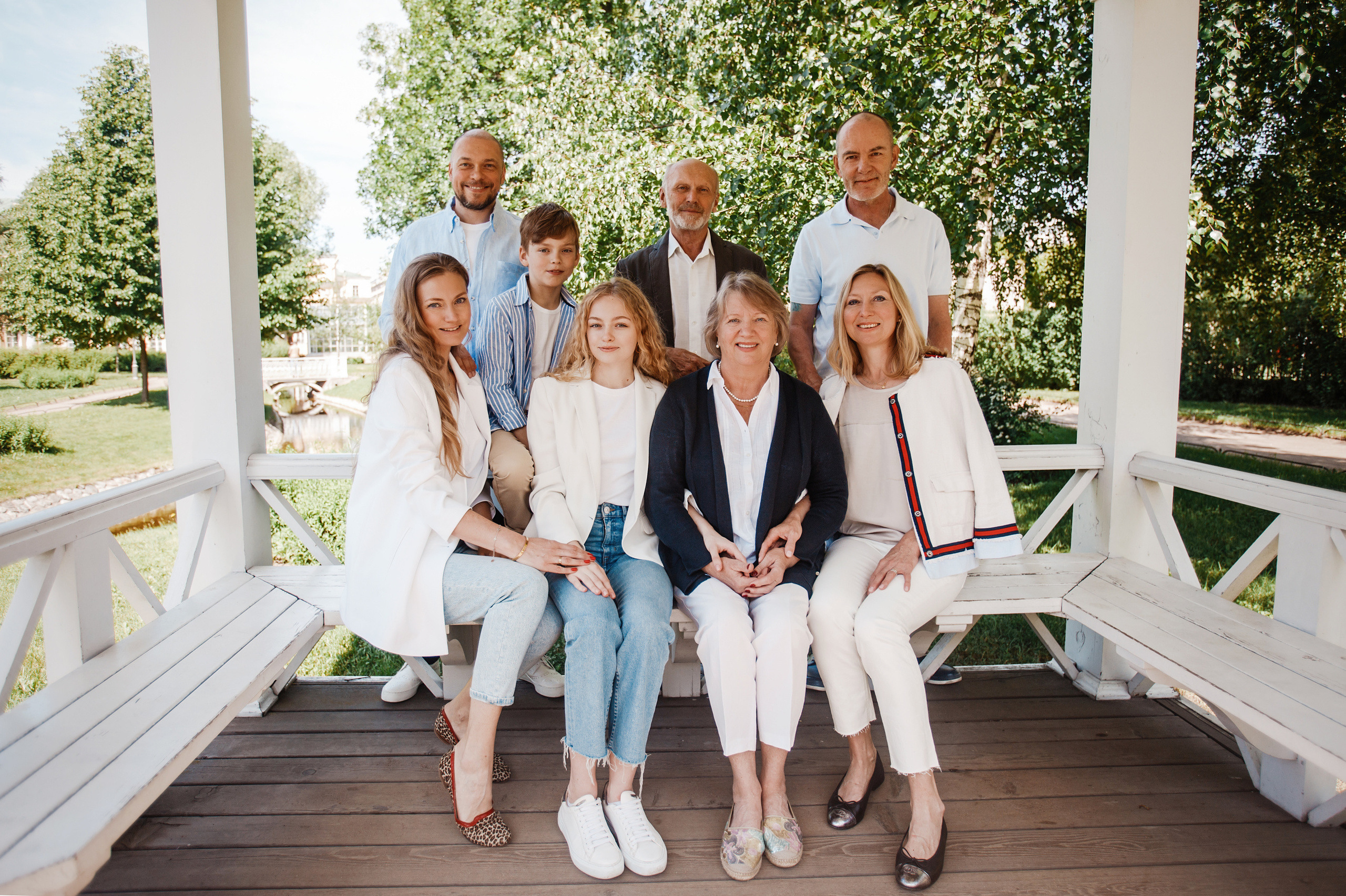 СЕМЬЯ. Фотостудия во Всеволожске. Подходит для всех творческих проектов