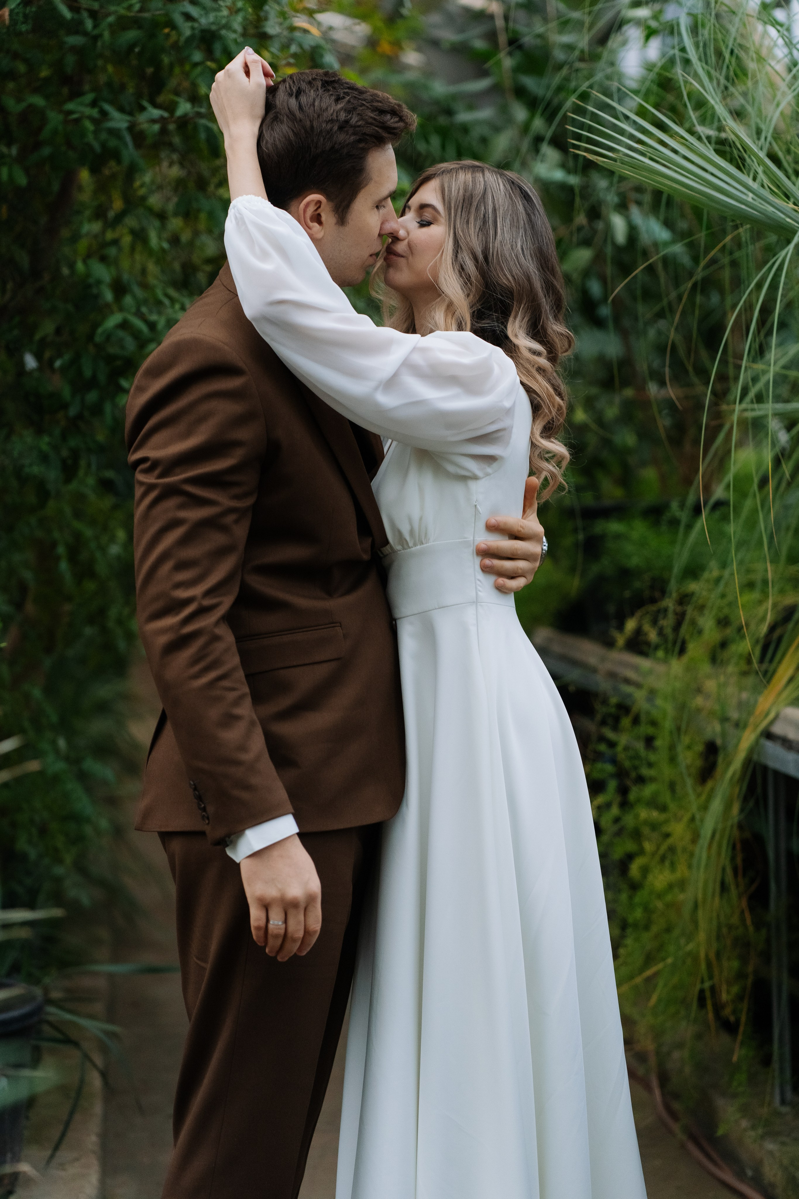 Свадебная фотосессия в оранжерее, Москва. Свадебный фотограф в Москве Анна Полушина