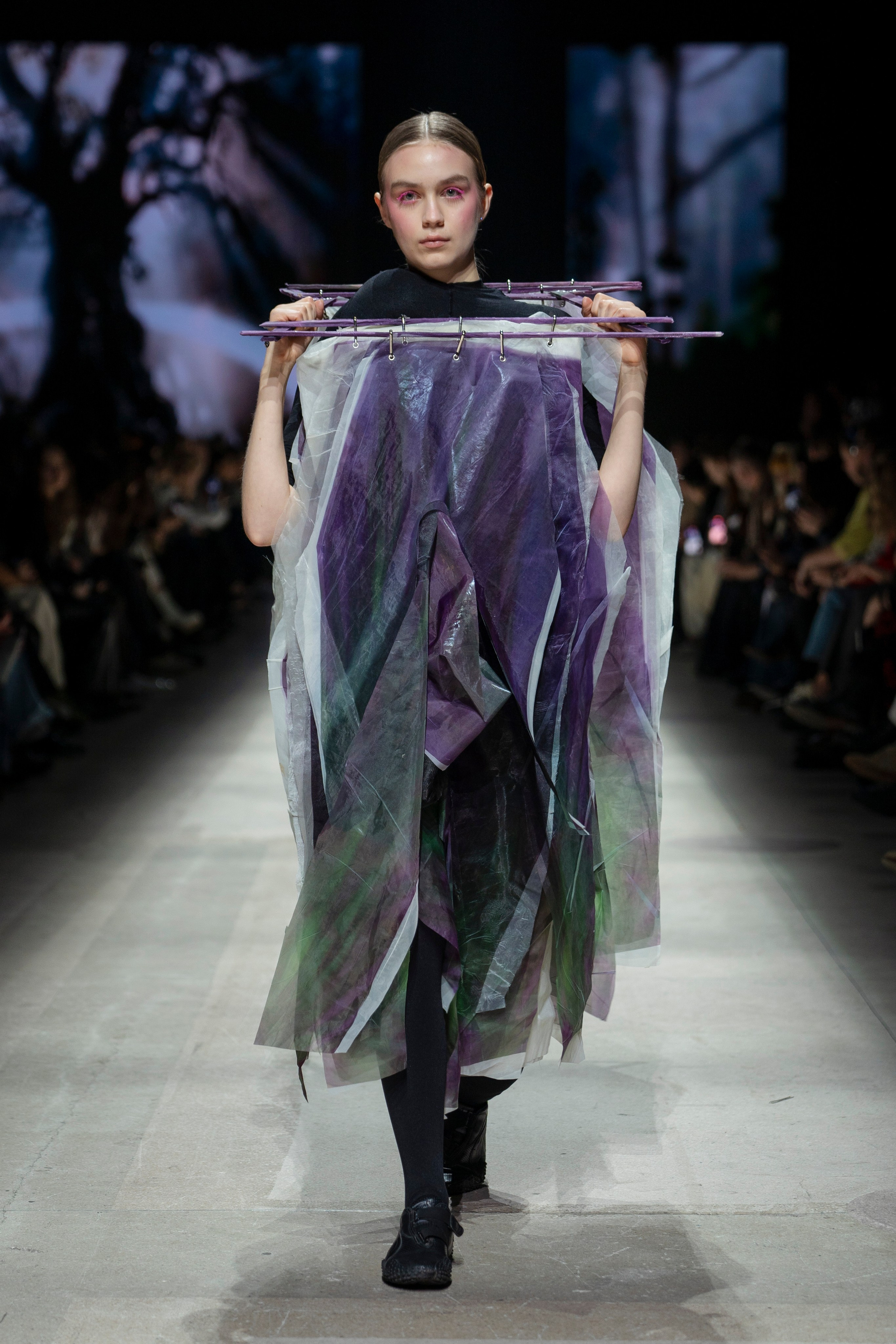 Показ Школы дизайна НИУ ВШЭ на Московской неделе моды. Фотограф в Москве Савкина Евгения