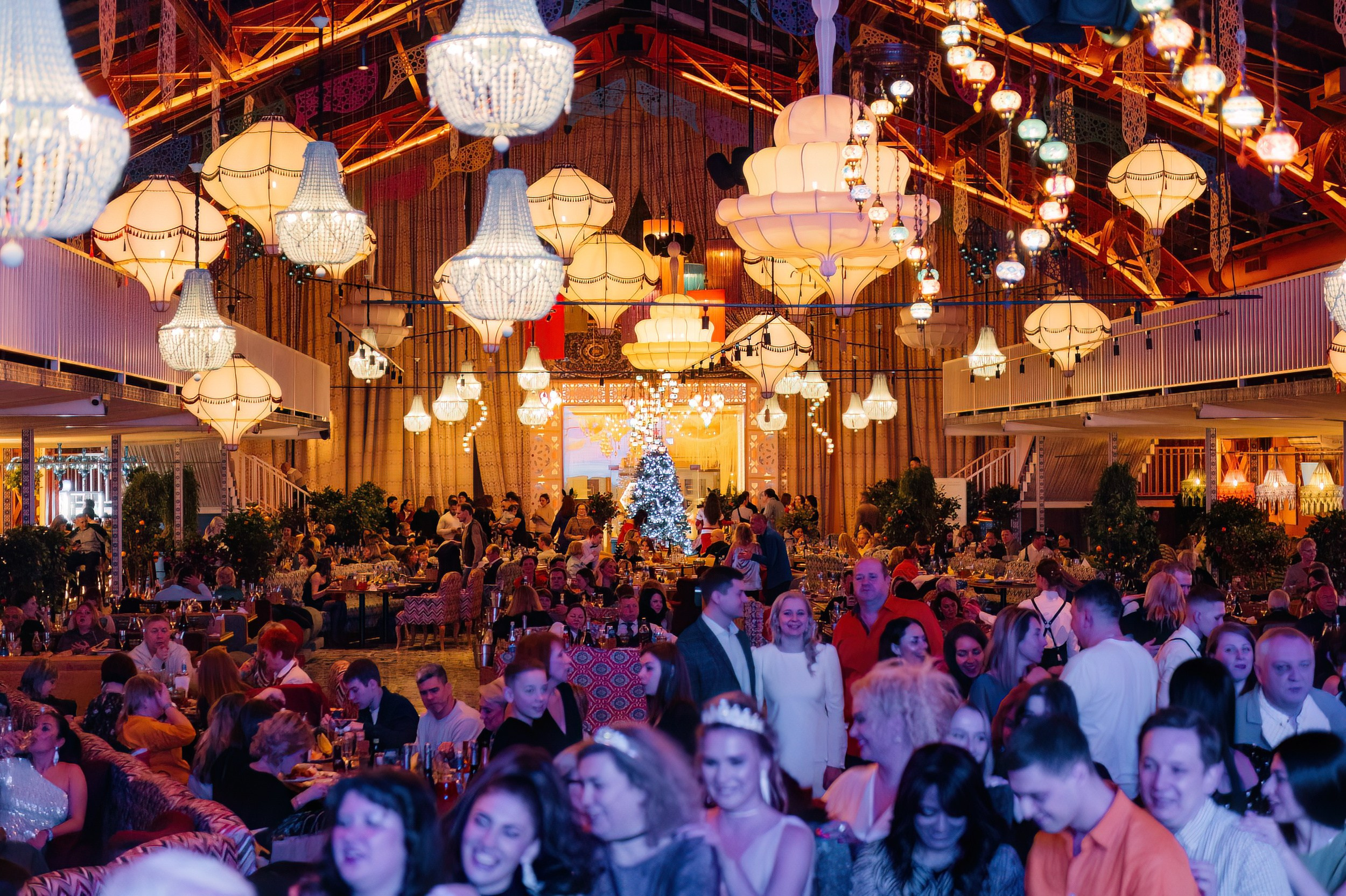 Новогодняя ночь 2024 в ресторане Чайхона ВО. Коммерческий фотограф в Санкт-Петербурге Анна Кобзарь