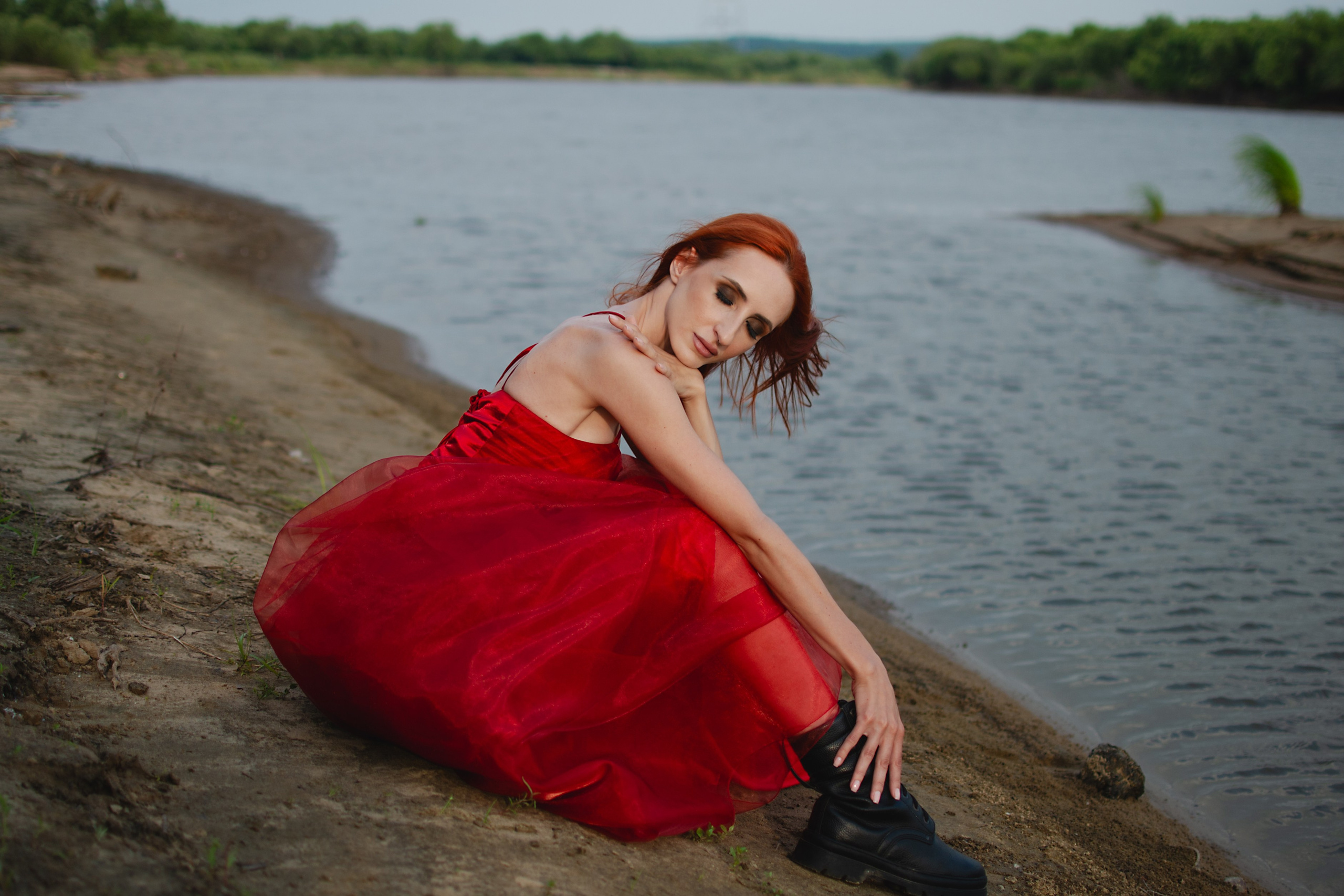 Фотосессия на берегу реки. Модель Анна. Фотограф в Хабаровске