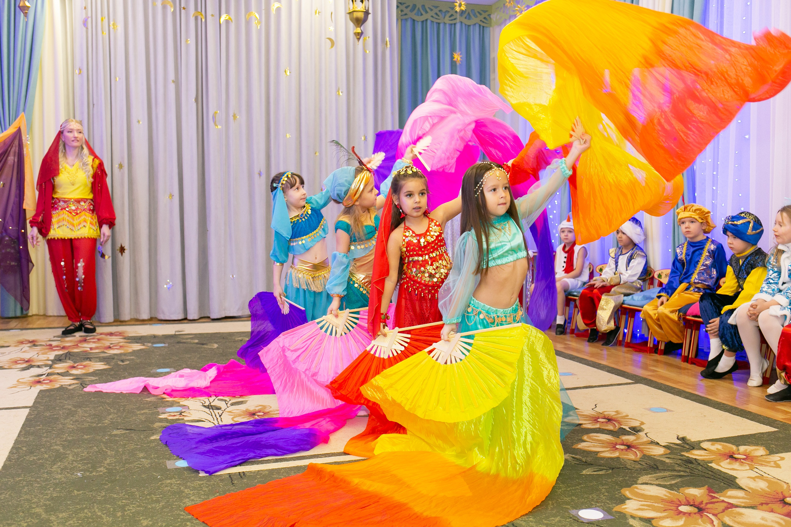 Выпускные и Утренники. Фотограф новорожденных и семейный фотограф НСО г. Бердск Марина Львова