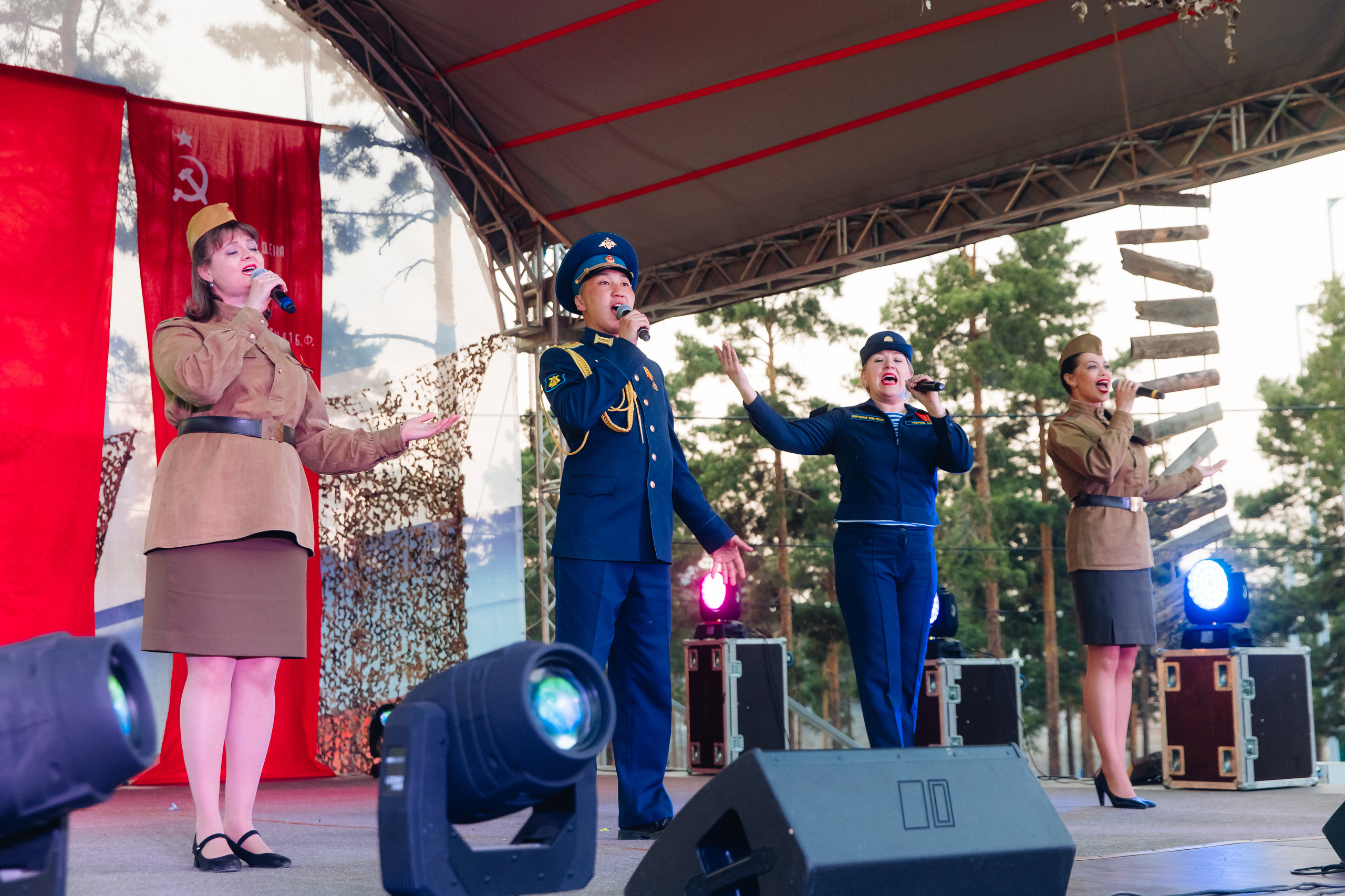Празднование «Дня Победы» в парке Юбилейный. Свадебный и семейный фотограф в Улан-Удэ