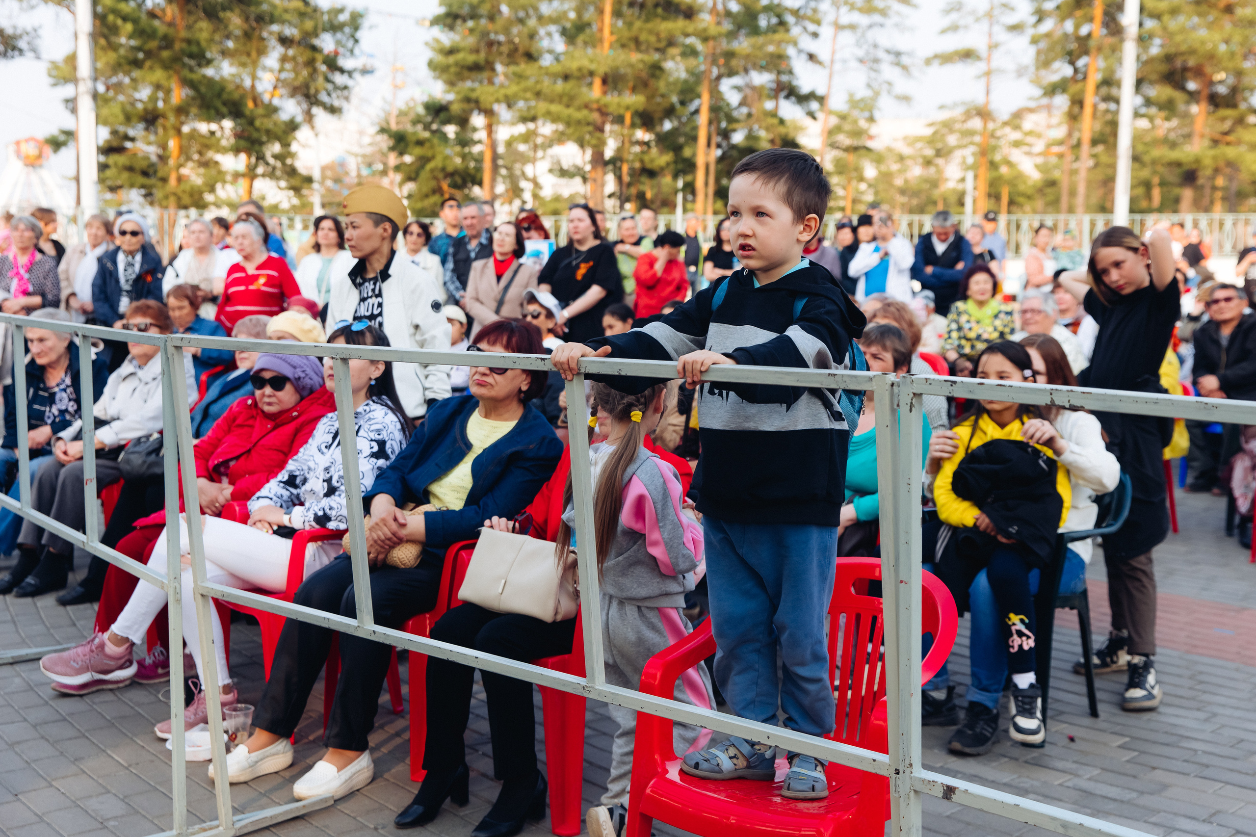 Празднование «Дня Победы» в парке Юбилейный. Свадебный и семейный фотограф в Улан-Удэ