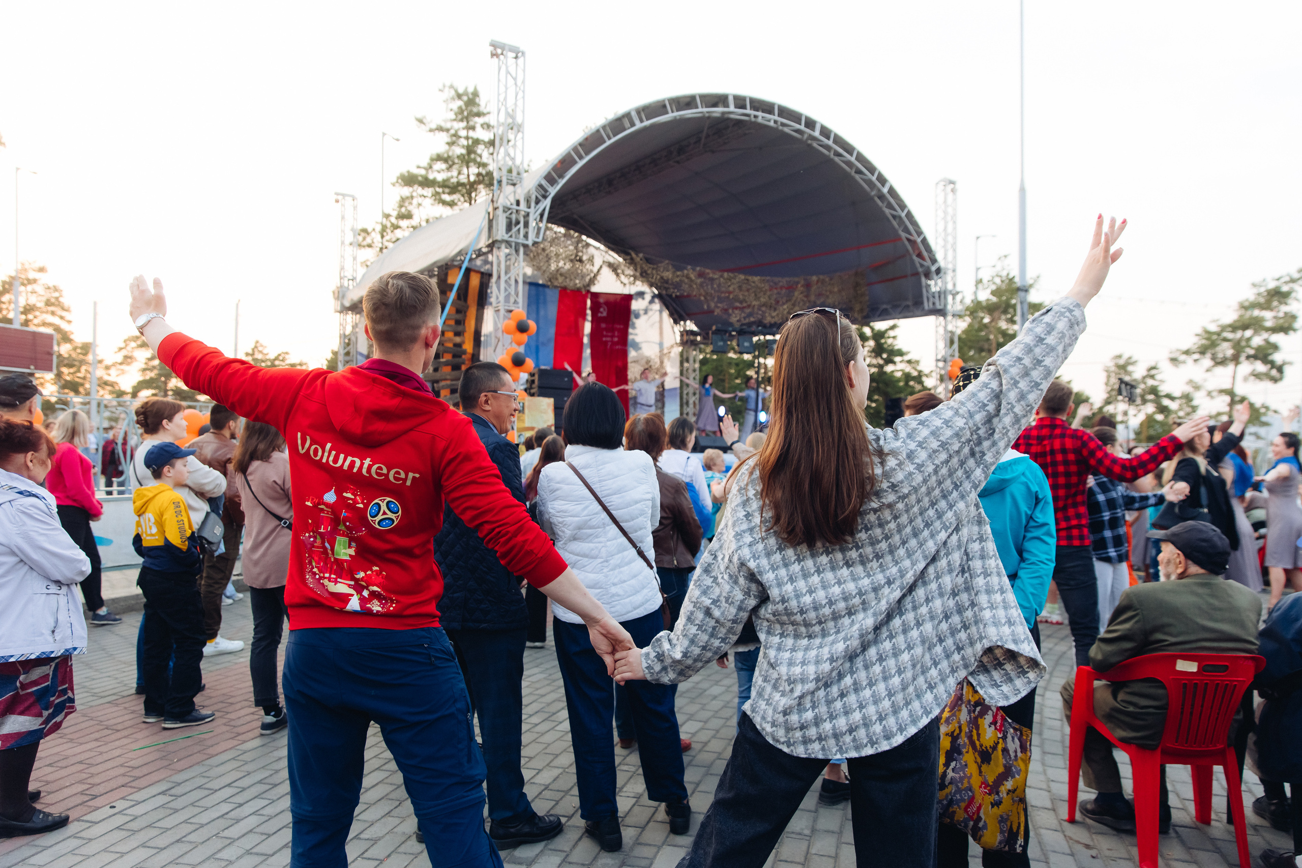 Празднование «Дня Победы» в парке Юбилейный. Свадебный и семейный фотограф в Улан-Удэ