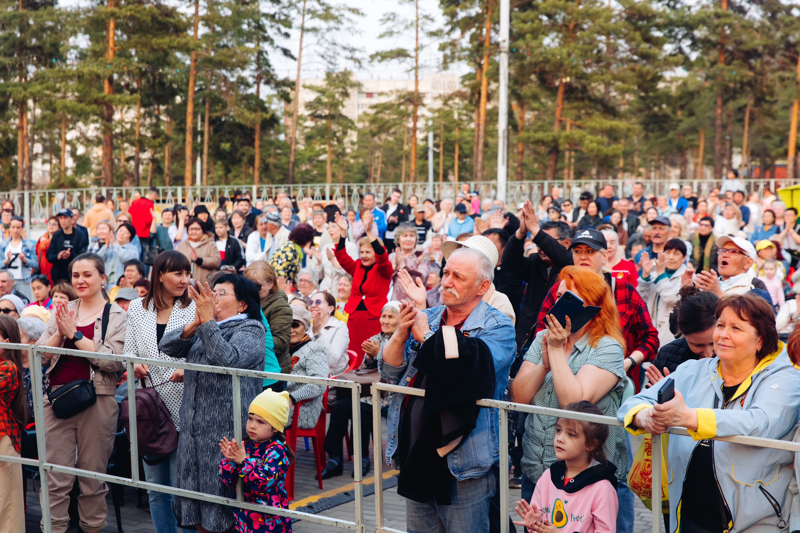 Празднование «Дня Победы» в парке Юбилейный. Свадебный и семейный фотограф в Улан-Удэ