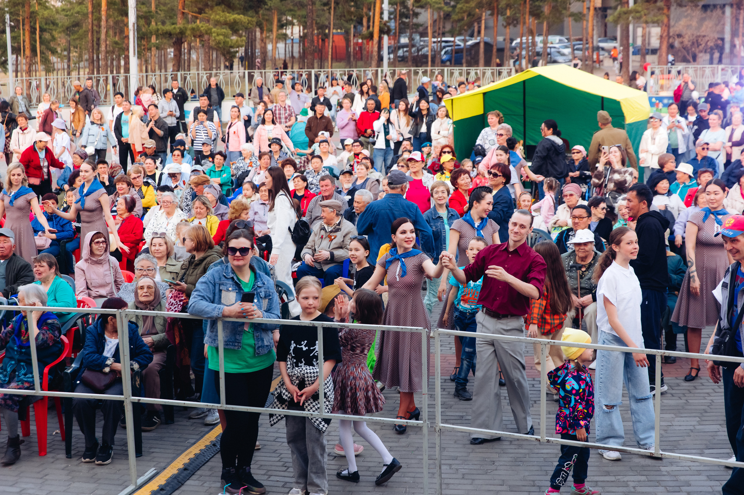 Празднование «Дня Победы» в парке Юбилейный. Свадебный и семейный фотограф в Улан-Удэ