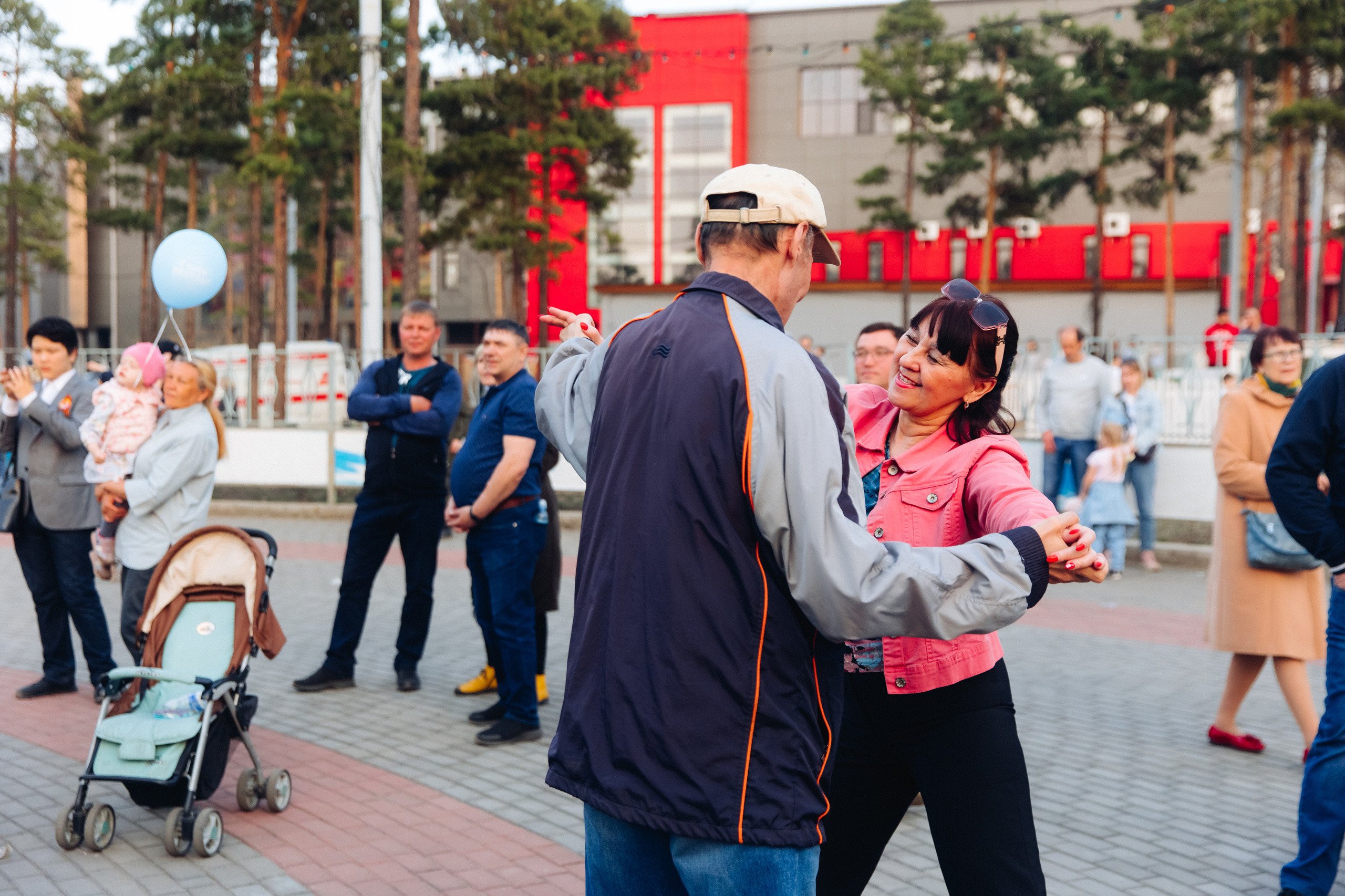 Празднование «Дня Победы» в парке Юбилейный. Свадебный и семейный фотограф в Улан-Удэ