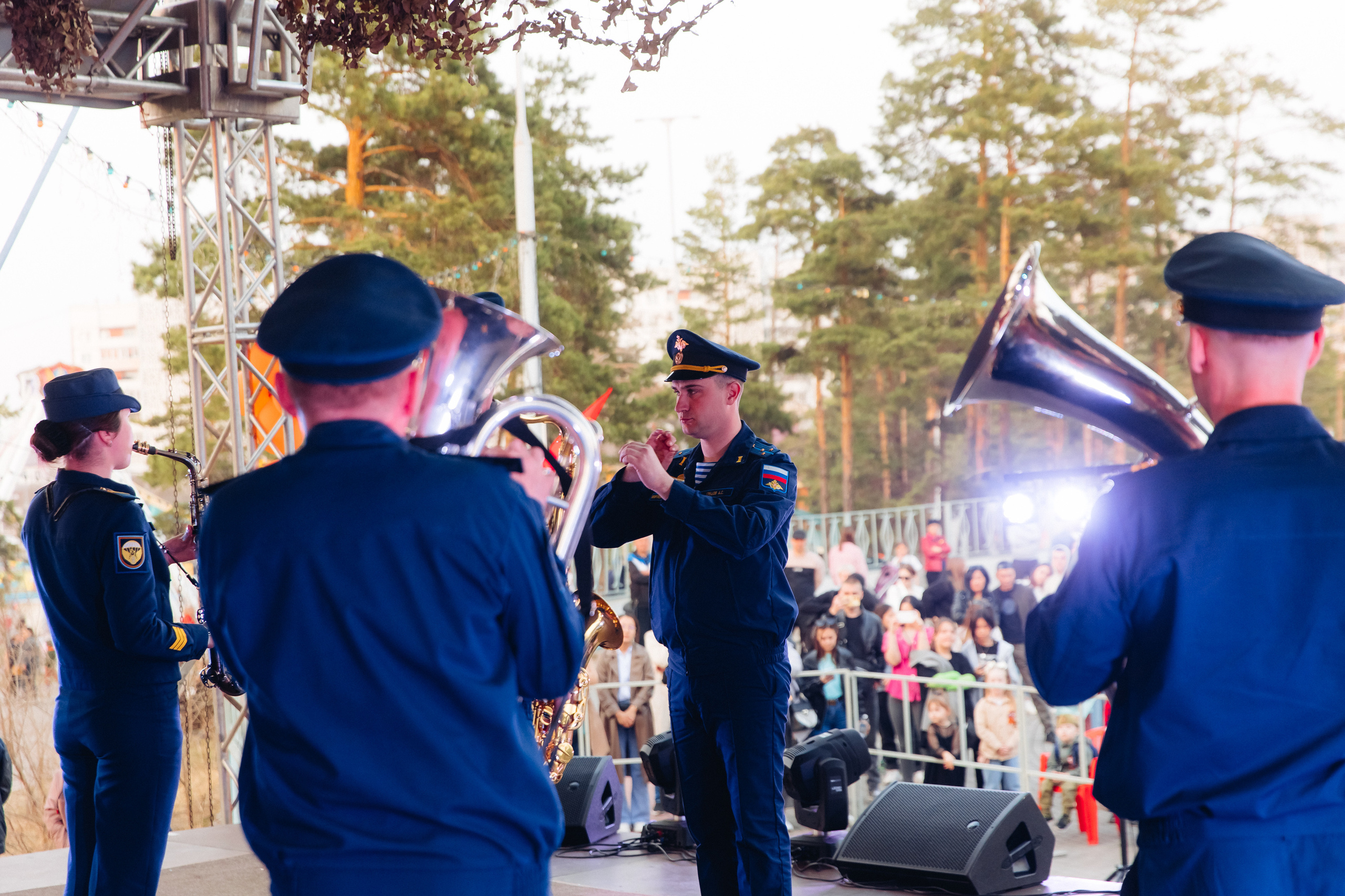 Празднование «Дня Победы» в парке Юбилейный. Свадебный и семейный фотограф в Улан-Удэ