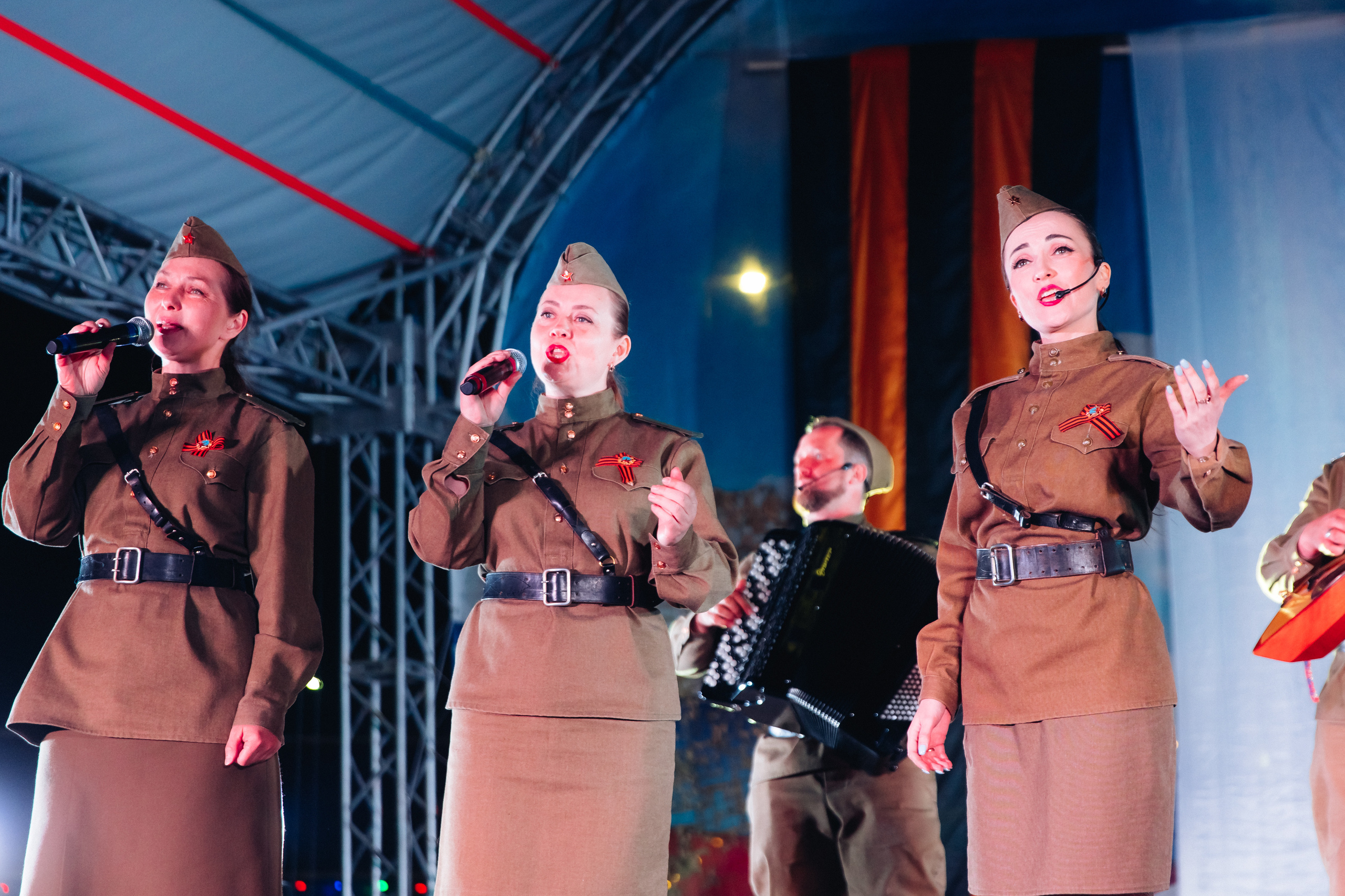 Празднование «Дня Победы» в парке Юбилейный. Свадебный и семейный фотограф в Улан-Удэ