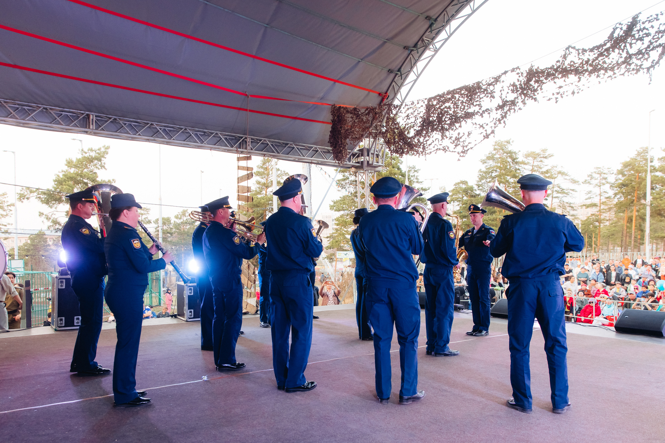 Празднование «Дня Победы» в парке Юбилейный. Свадебный и семейный фотограф в Улан-Удэ