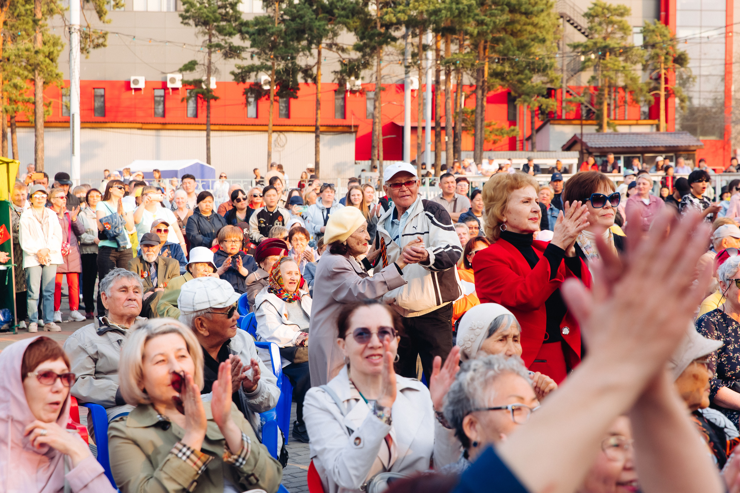 Празднование «Дня Победы» в парке Юбилейный. Свадебный и семейный фотограф в Улан-Удэ