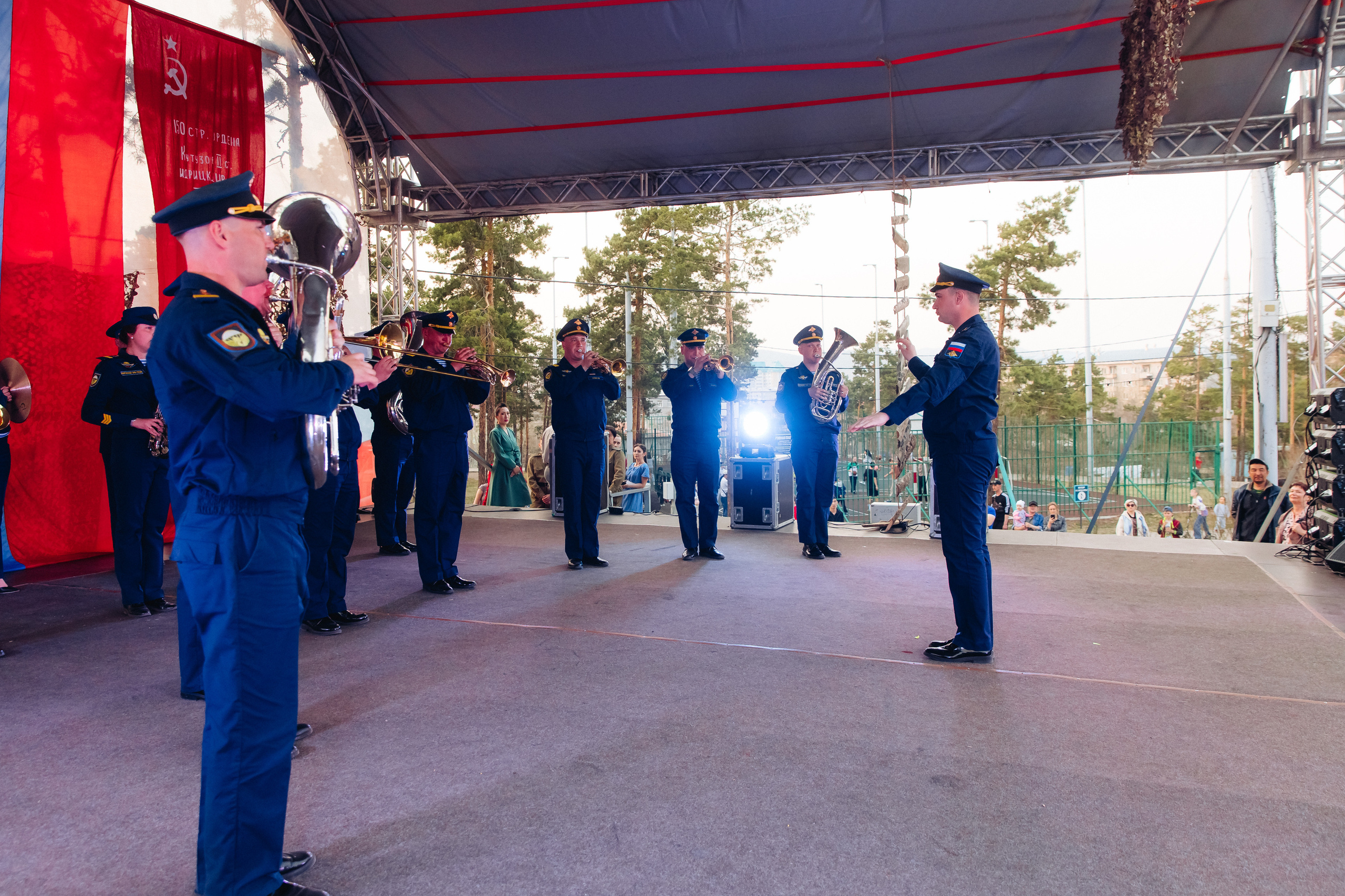 Празднование «Дня Победы» в парке Юбилейный. Свадебный и семейный фотограф в Улан-Удэ