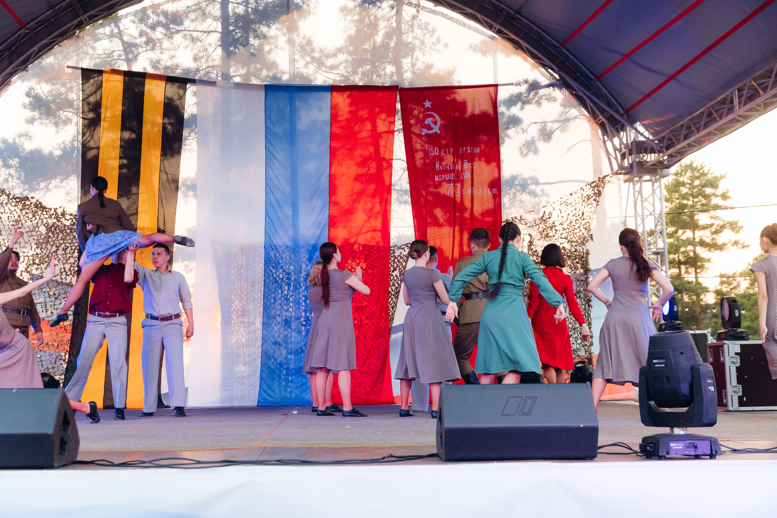 Празднование «Дня Победы» в парке Юбилейный. Свадебный и семейный фотограф в Улан-Удэ