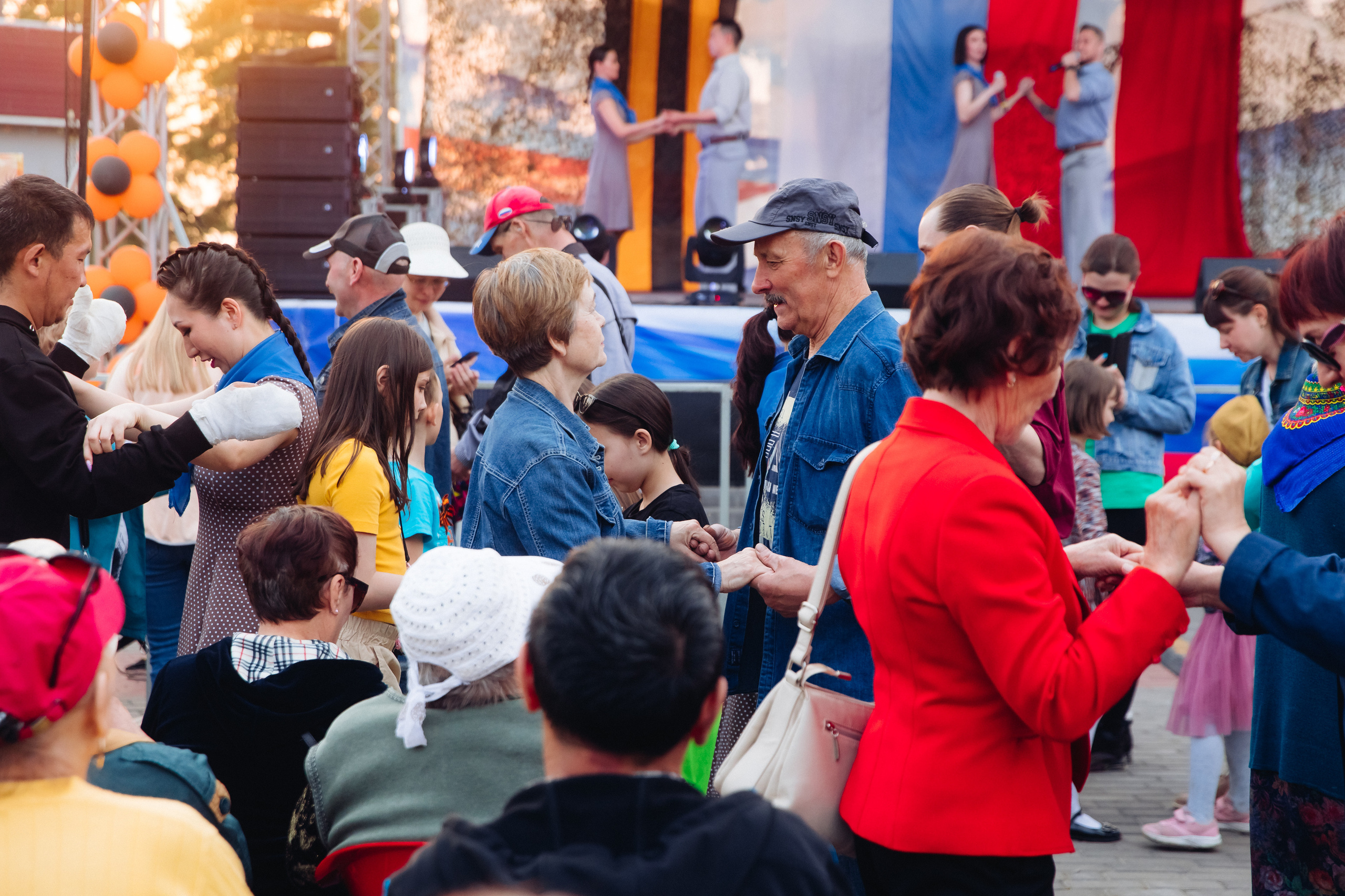 Празднование «Дня Победы» в парке Юбилейный. Свадебный и семейный фотограф в Улан-Удэ