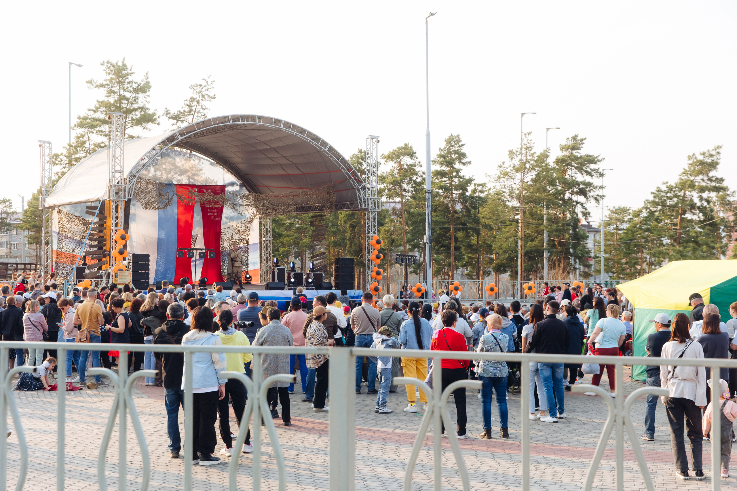 Празднование «Дня Победы» в парке Юбилейный. Свадебный и семейный фотограф в Улан-Удэ