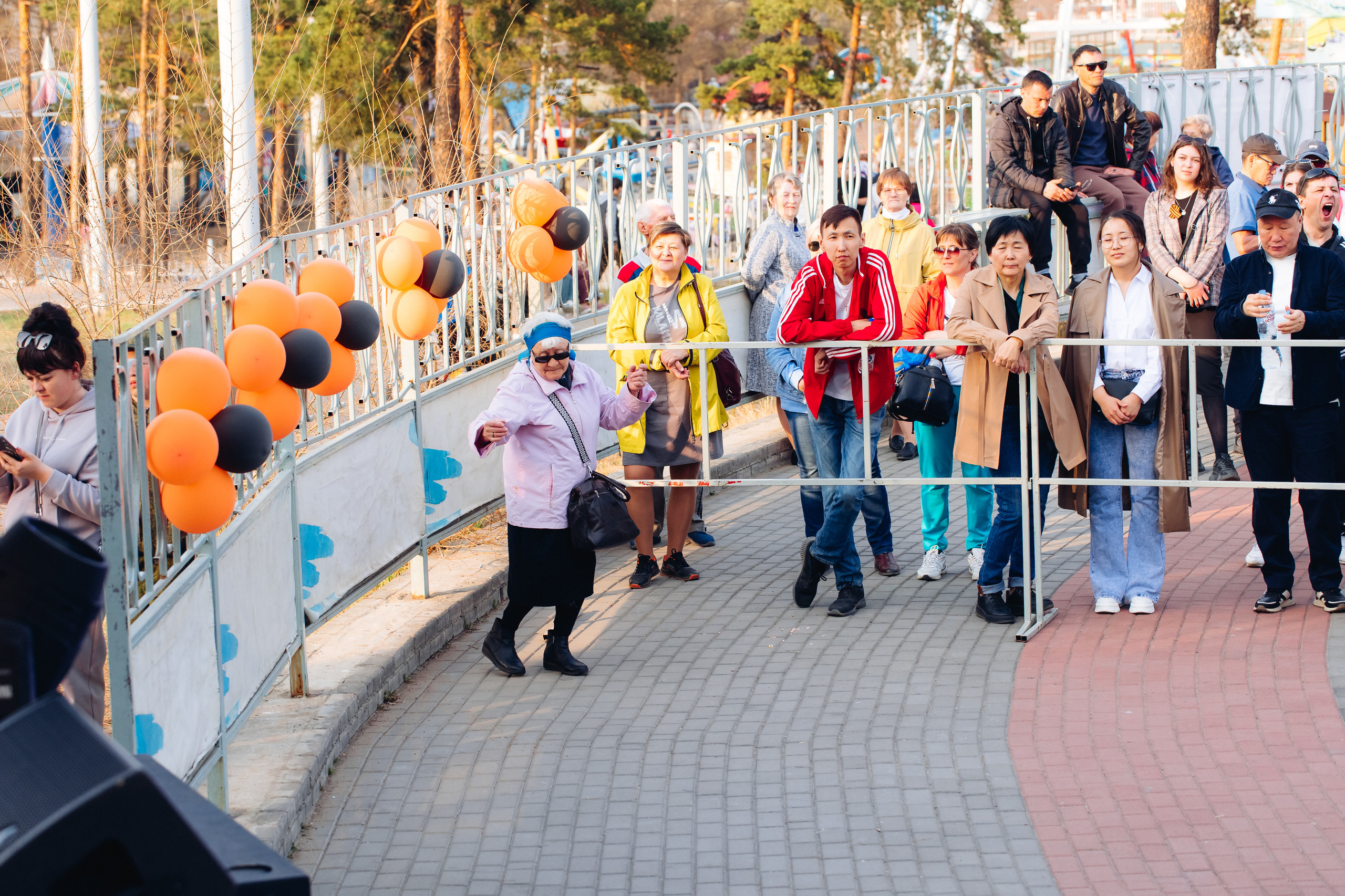 Празднование «Дня Победы» в парке Юбилейный. Свадебный и семейный фотограф в Улан-Удэ