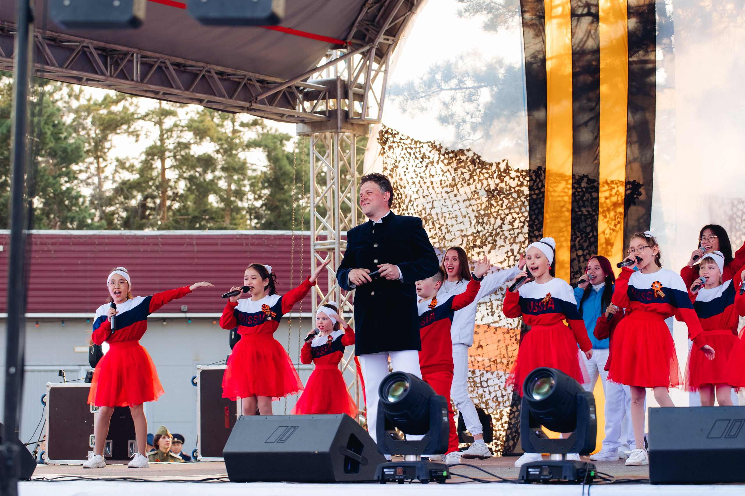 Празднование «Дня Победы» в парке Юбилейный. Свадебный и семейный фотограф в Улан-Удэ