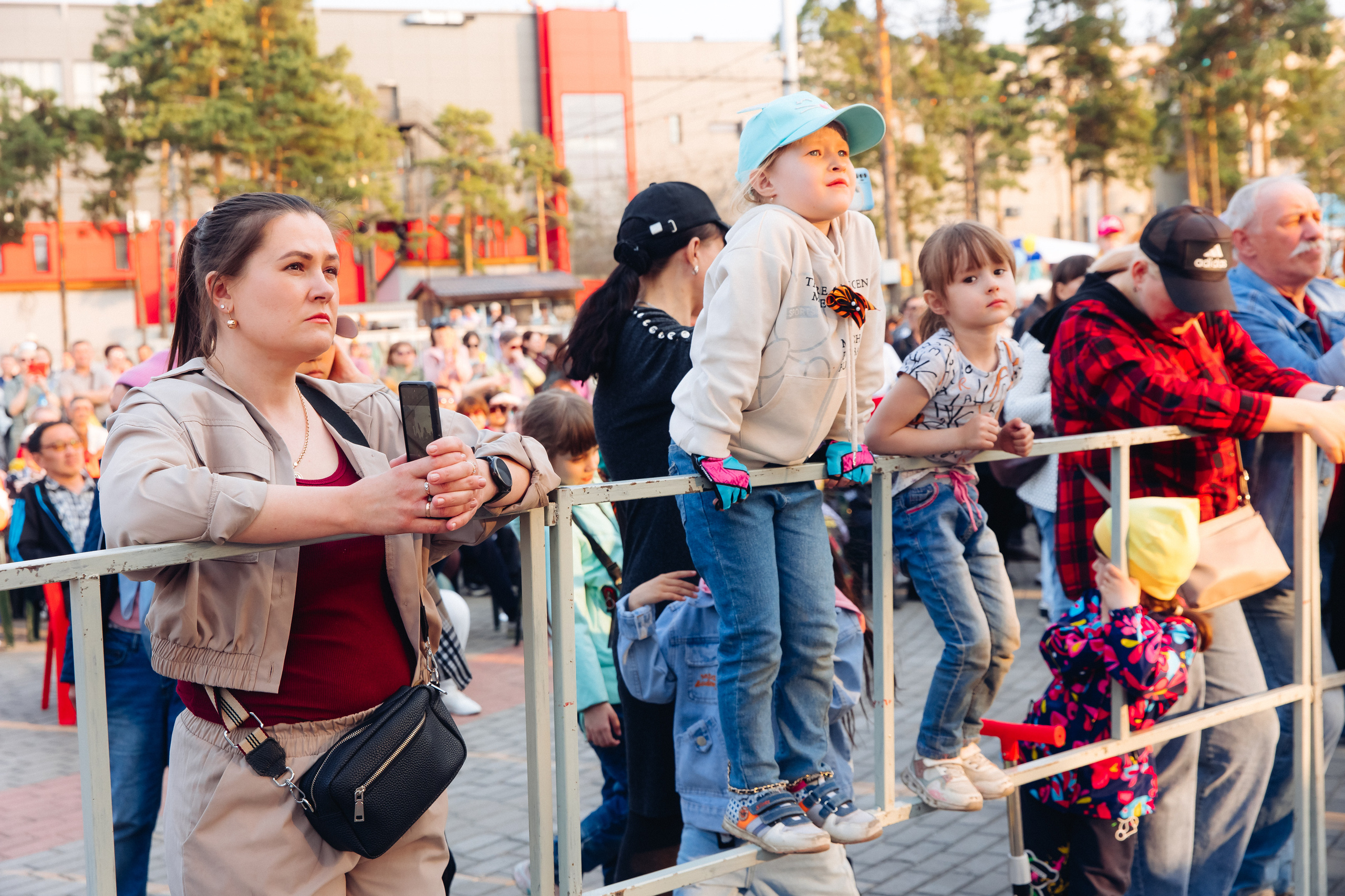 Празднование «Дня Победы» в парке Юбилейный. Свадебный и семейный фотограф в Улан-Удэ