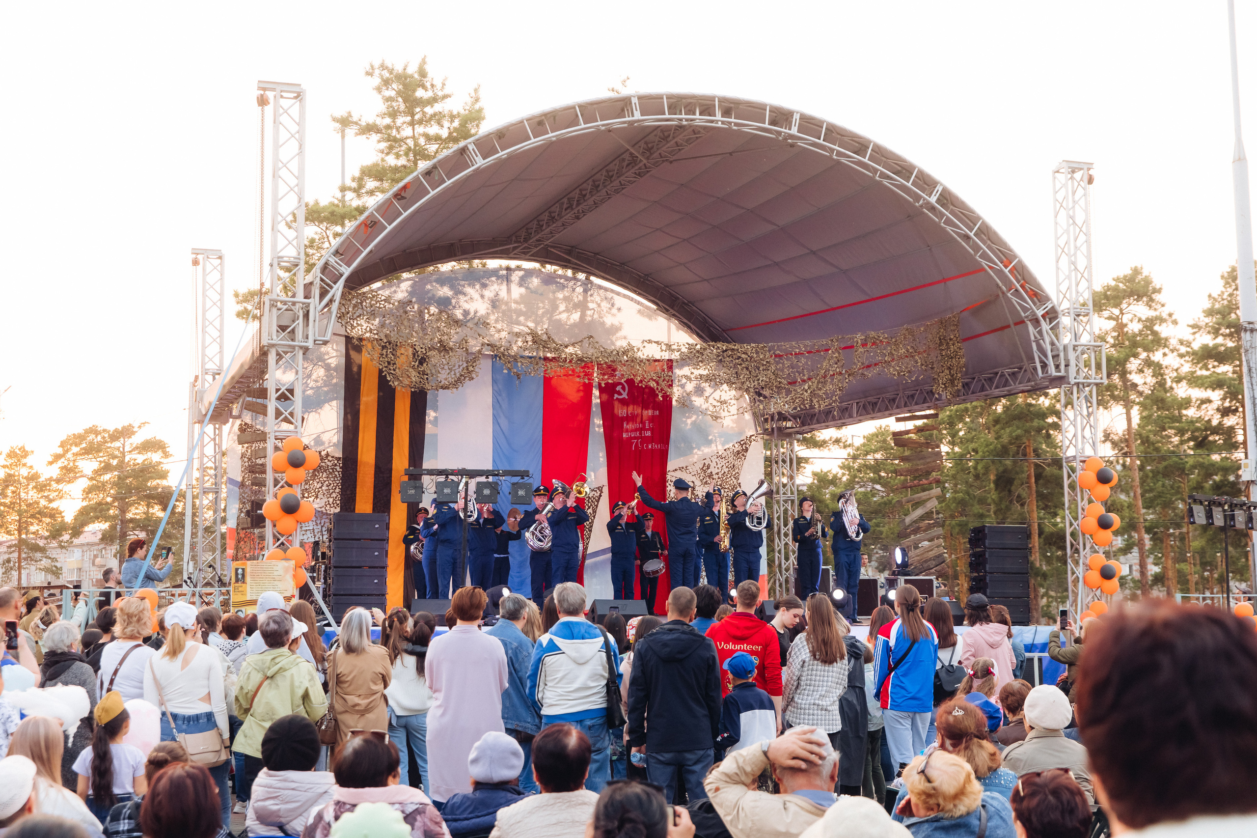 Празднование «Дня Победы» в парке Юбилейный. Свадебный и семейный фотограф в Улан-Удэ