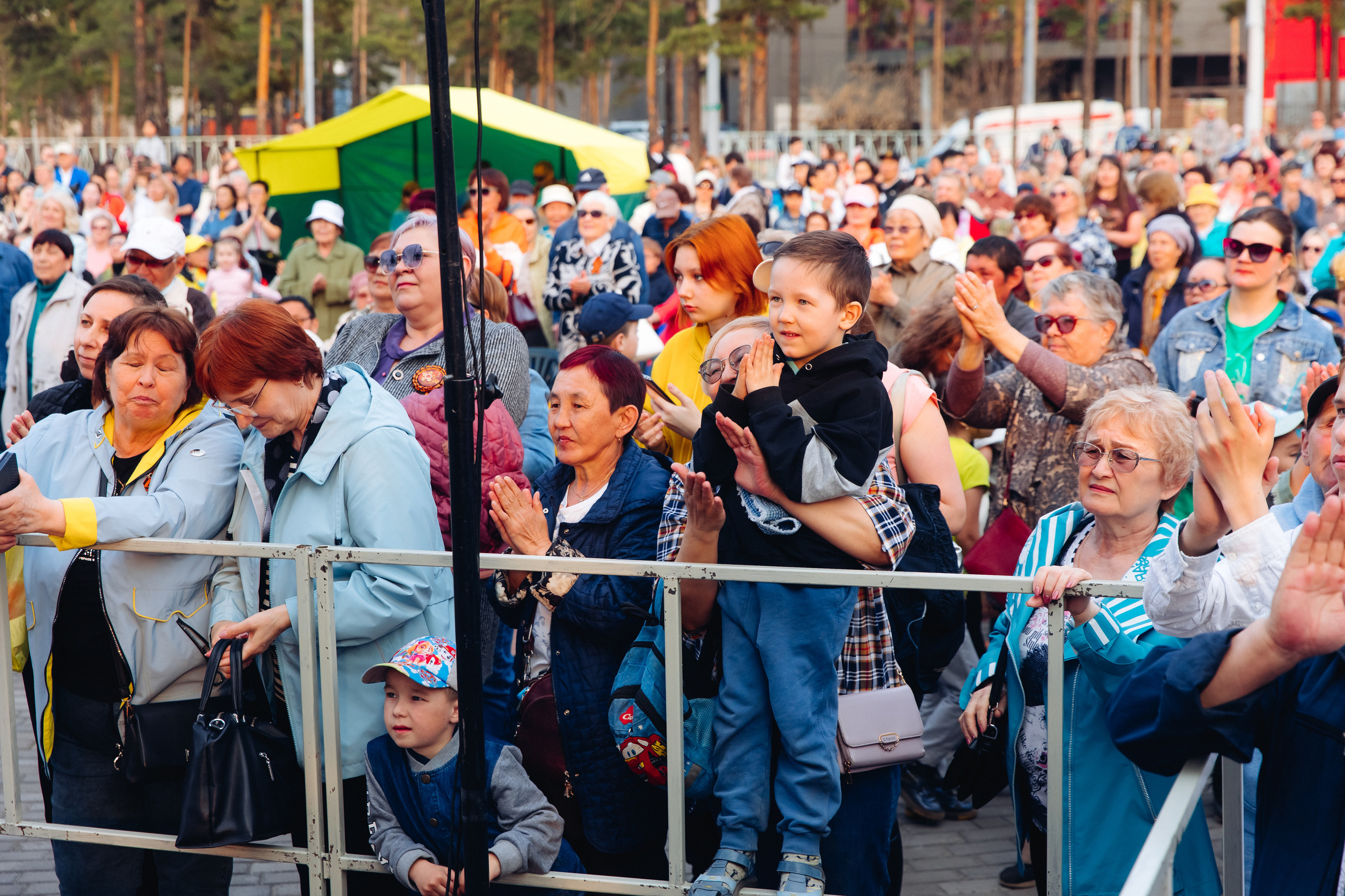 Празднование «Дня Победы» в парке Юбилейный. Свадебный и семейный фотограф в Улан-Удэ