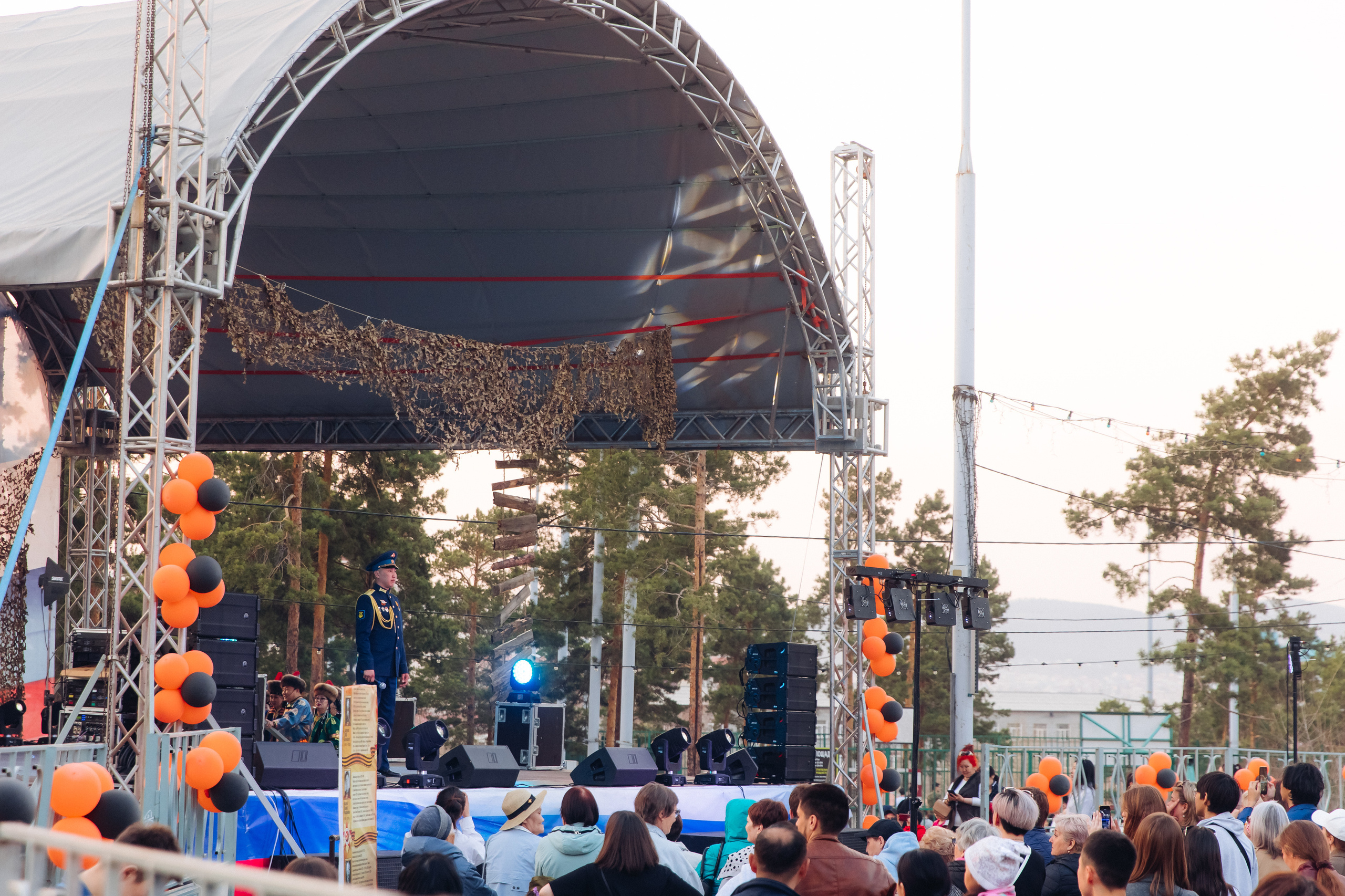 Празднование «Дня Победы» в парке Юбилейный. Свадебный и семейный фотограф в Улан-Удэ
