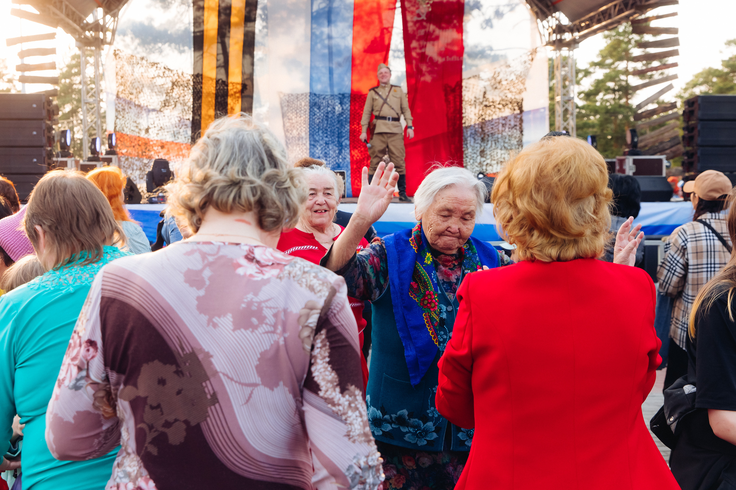 Празднование «Дня Победы» в парке Юбилейный. Свадебный и семейный фотограф в Улан-Удэ
