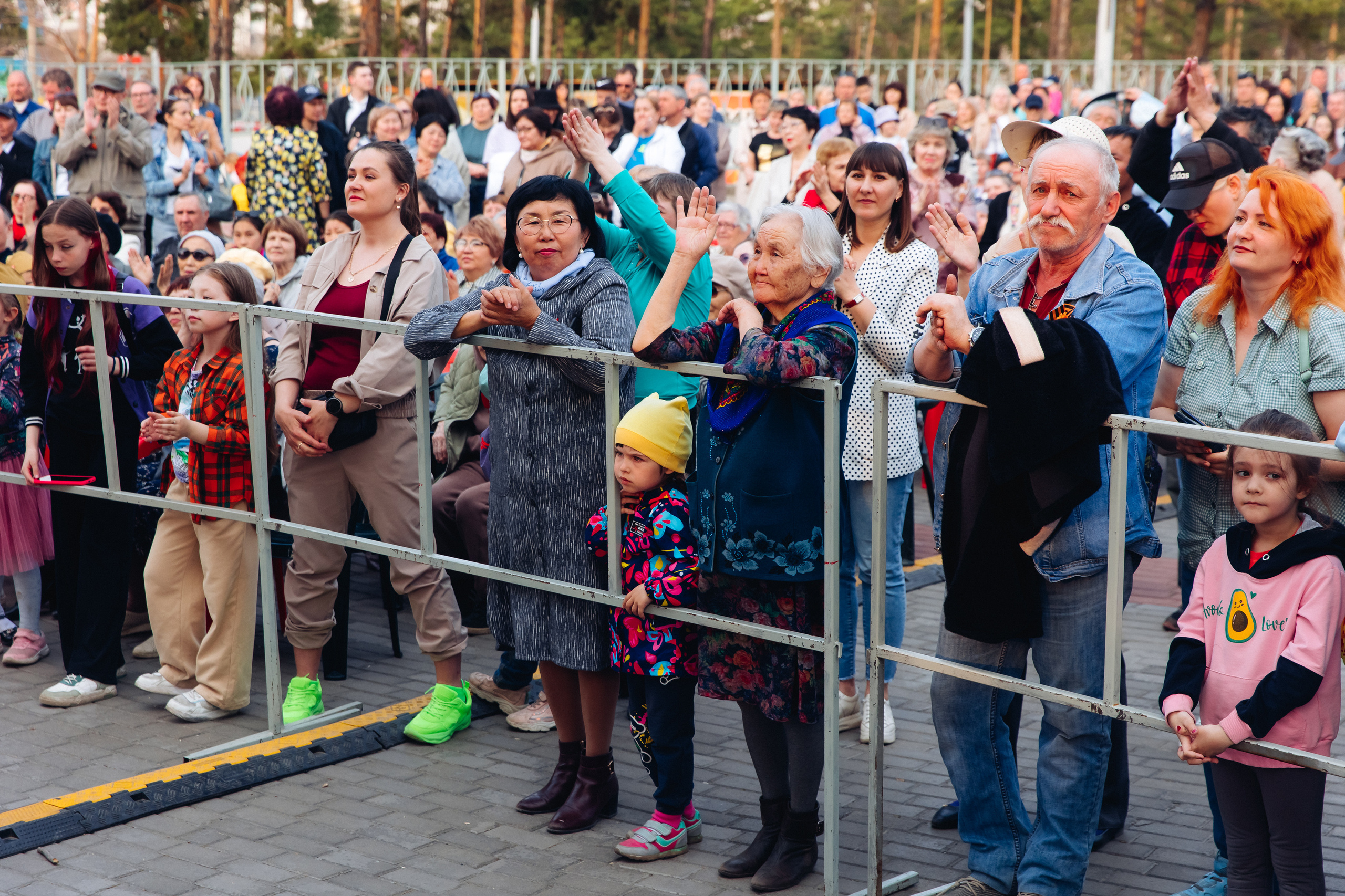Празднование «Дня Победы» в парке Юбилейный. Свадебный и семейный фотограф в Улан-Удэ