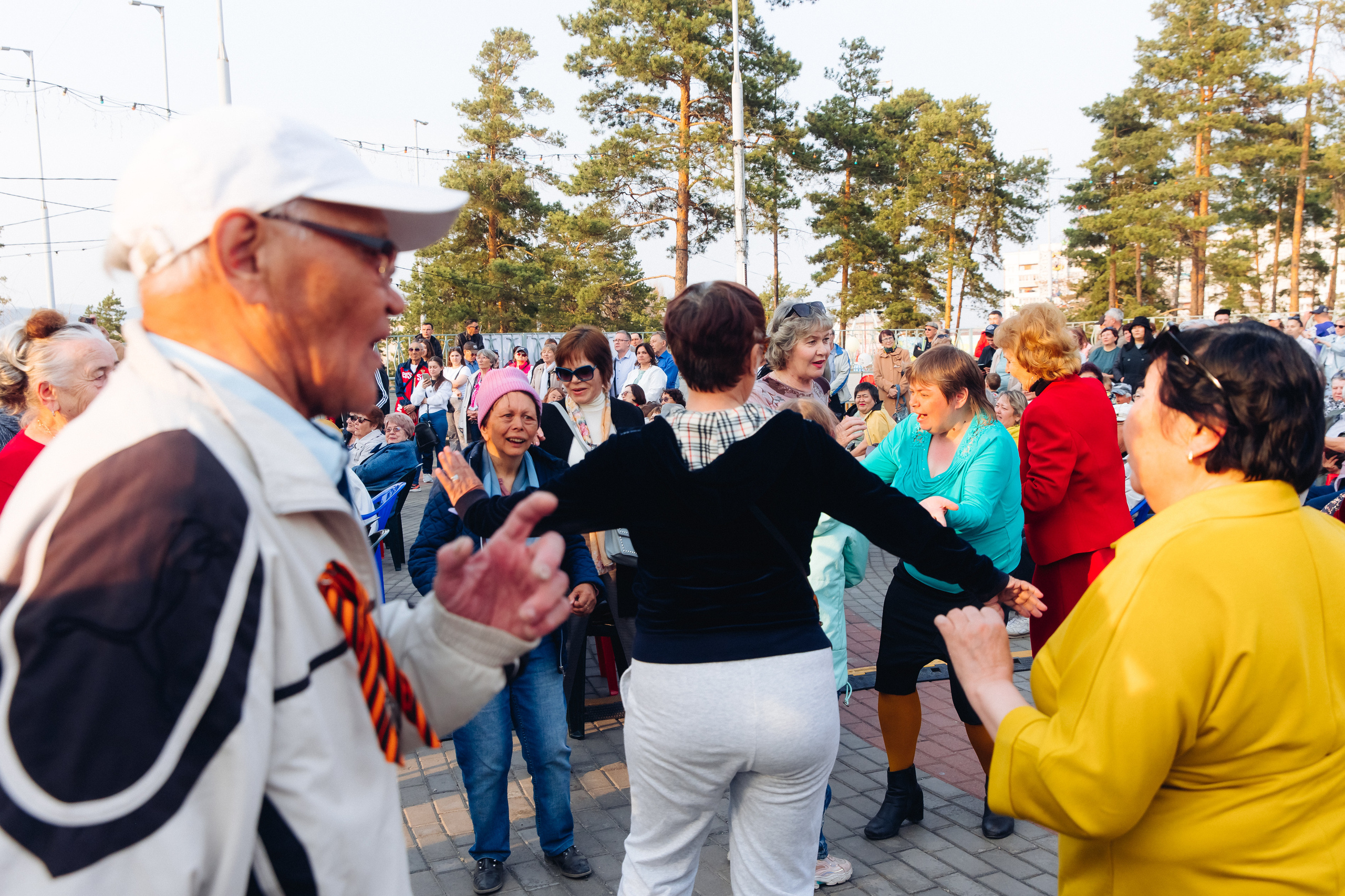 Празднование «Дня Победы» в парке Юбилейный. Свадебный и семейный фотограф в Улан-Удэ