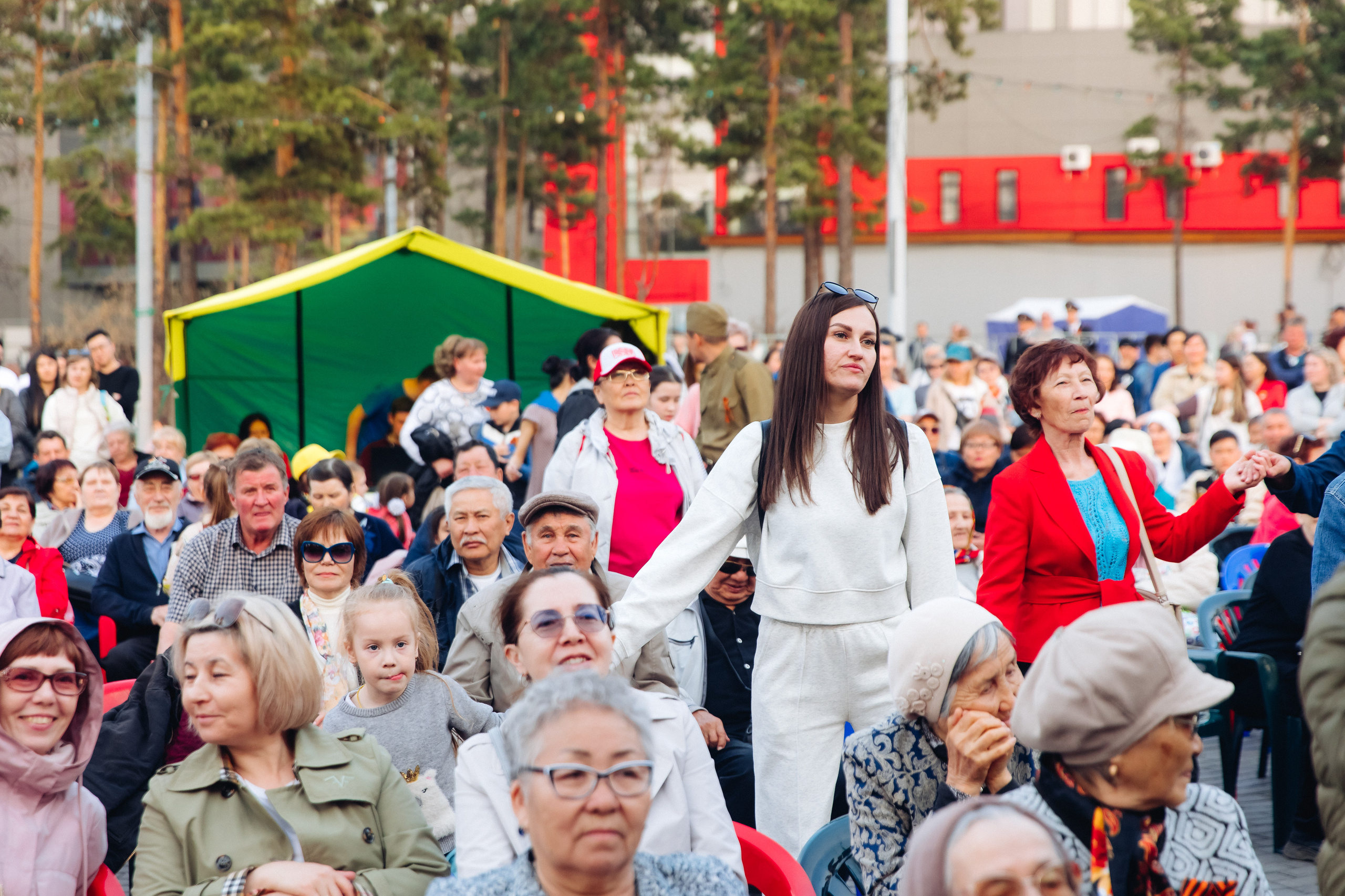 Празднование «Дня Победы» в парке Юбилейный. Свадебный и семейный фотограф в Улан-Удэ