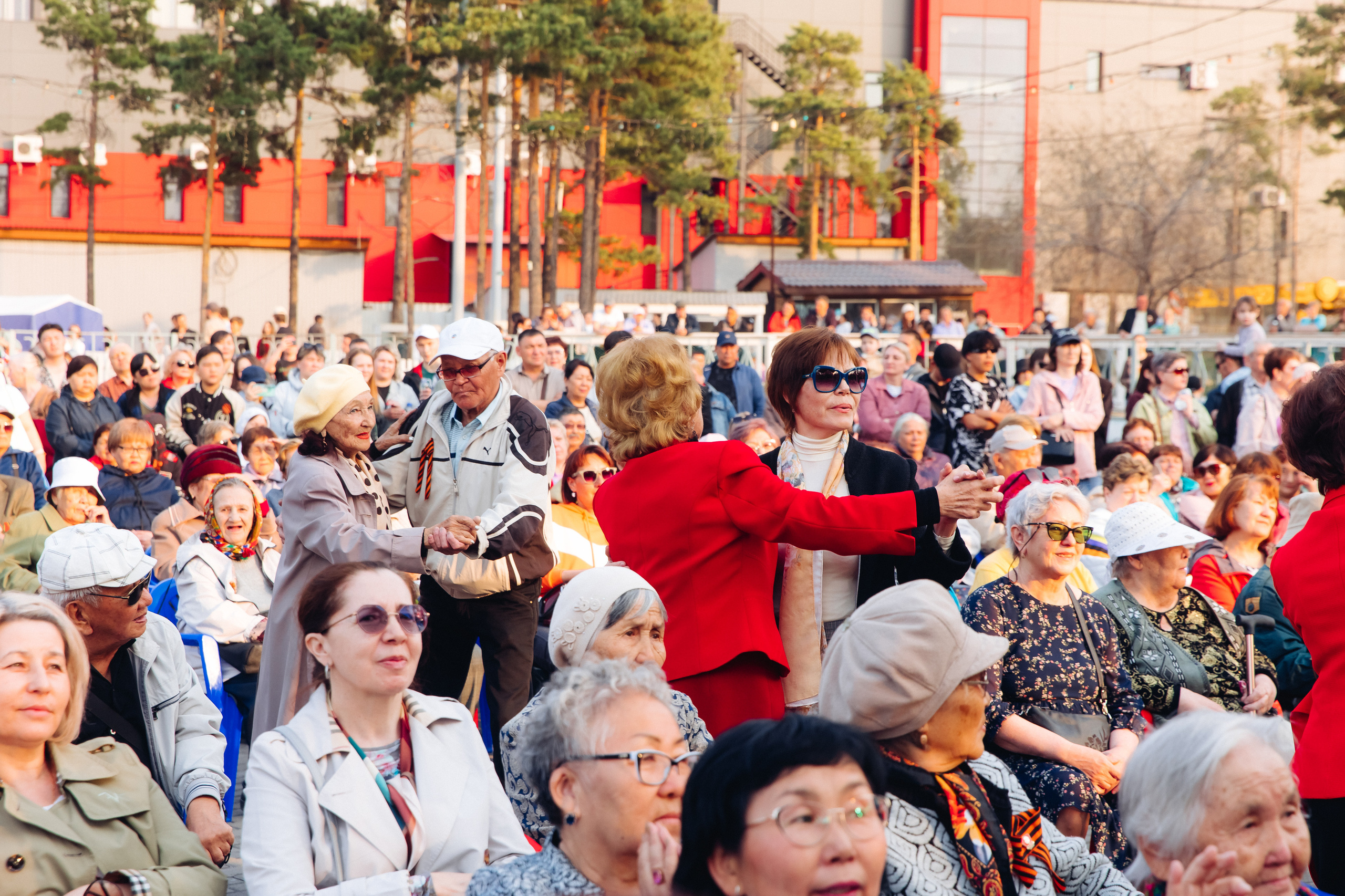 Празднование «Дня Победы» в парке Юбилейный. Свадебный и семейный фотограф в Улан-Удэ